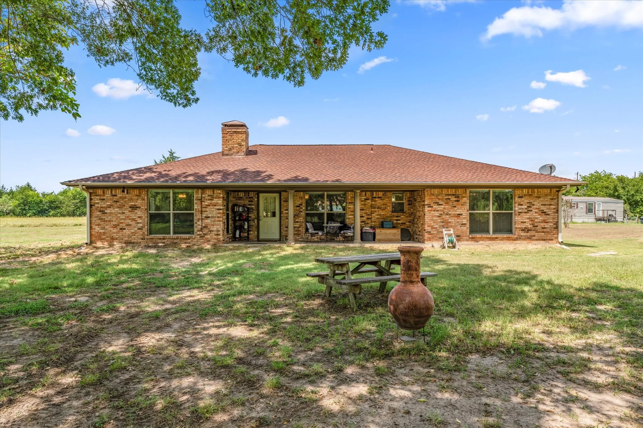 Single Family Residence For Sale in Navarro County , 2569 Fm-55, Barry, Texas 75102, 4 Bedrooms, 2 Bathrooms, Garage spaces, 2,316 Sqft, built in 1982, Preowned, Price $425,000, mls#21033898, Real Estate Agent in Barry, Homes For Sale in Navarro county, Homes For Sale in Barry, Realtor in Barry Texas, Real Estate Brokerage Independent Realty Texas, Luminita Cordes Realtor