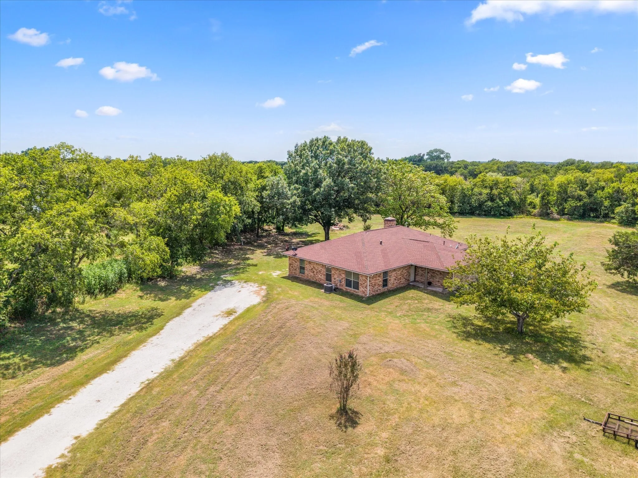 Single Family Residence For Sale in Navarro County , 2569 Fm-55, Barry, Texas 75102, 4 Bedrooms, 2 Bathrooms, Garage spaces, 2,316 Sqft, built in 1982, Preowned, Price $425,000, mls#21033898, Real Estate Agent in Barry, Homes For Sale in Navarro county, Homes For Sale in Barry, Realtor in Barry Texas, Real Estate Brokerage Independent Realty Texas, Luminita Cordes Realtor