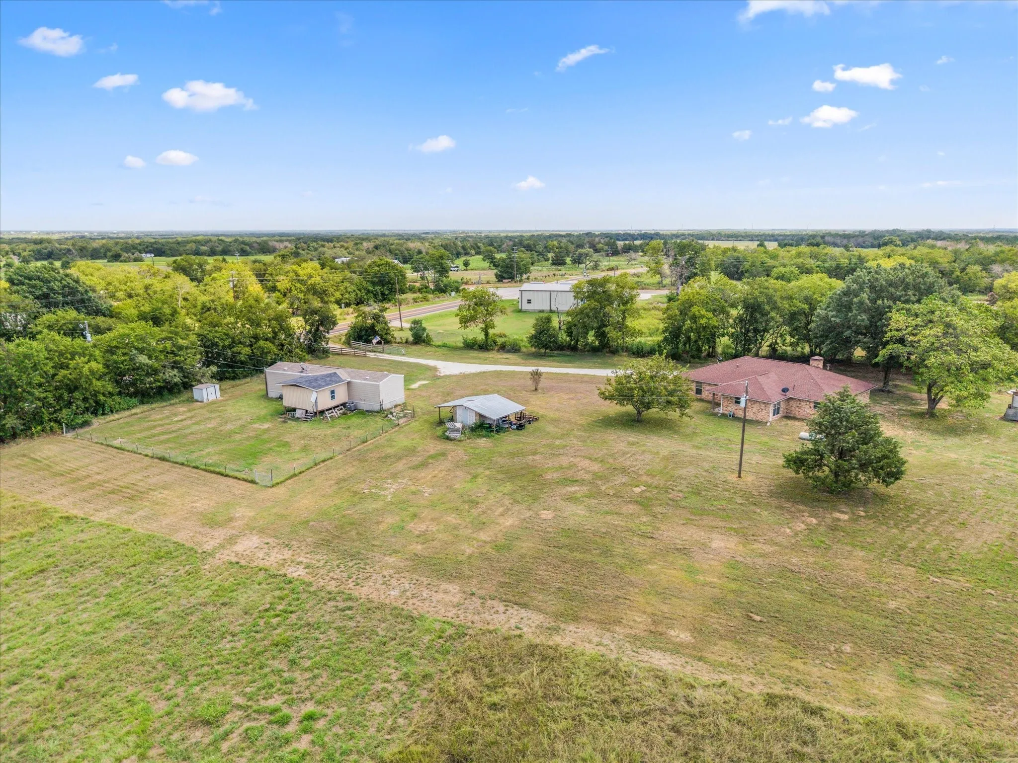 Single Family Residence For Sale in Navarro County , 2569 Fm-55, Barry, Texas 75102, 4 Bedrooms, 2 Bathrooms, Garage spaces, 2,316 Sqft, built in 1982, Preowned, Price $425,000, mls#21033898, Real Estate Agent in Barry, Homes For Sale in Navarro county, Homes For Sale in Barry, Realtor in Barry Texas, Real Estate Brokerage Independent Realty Texas, Luminita Cordes Realtor
