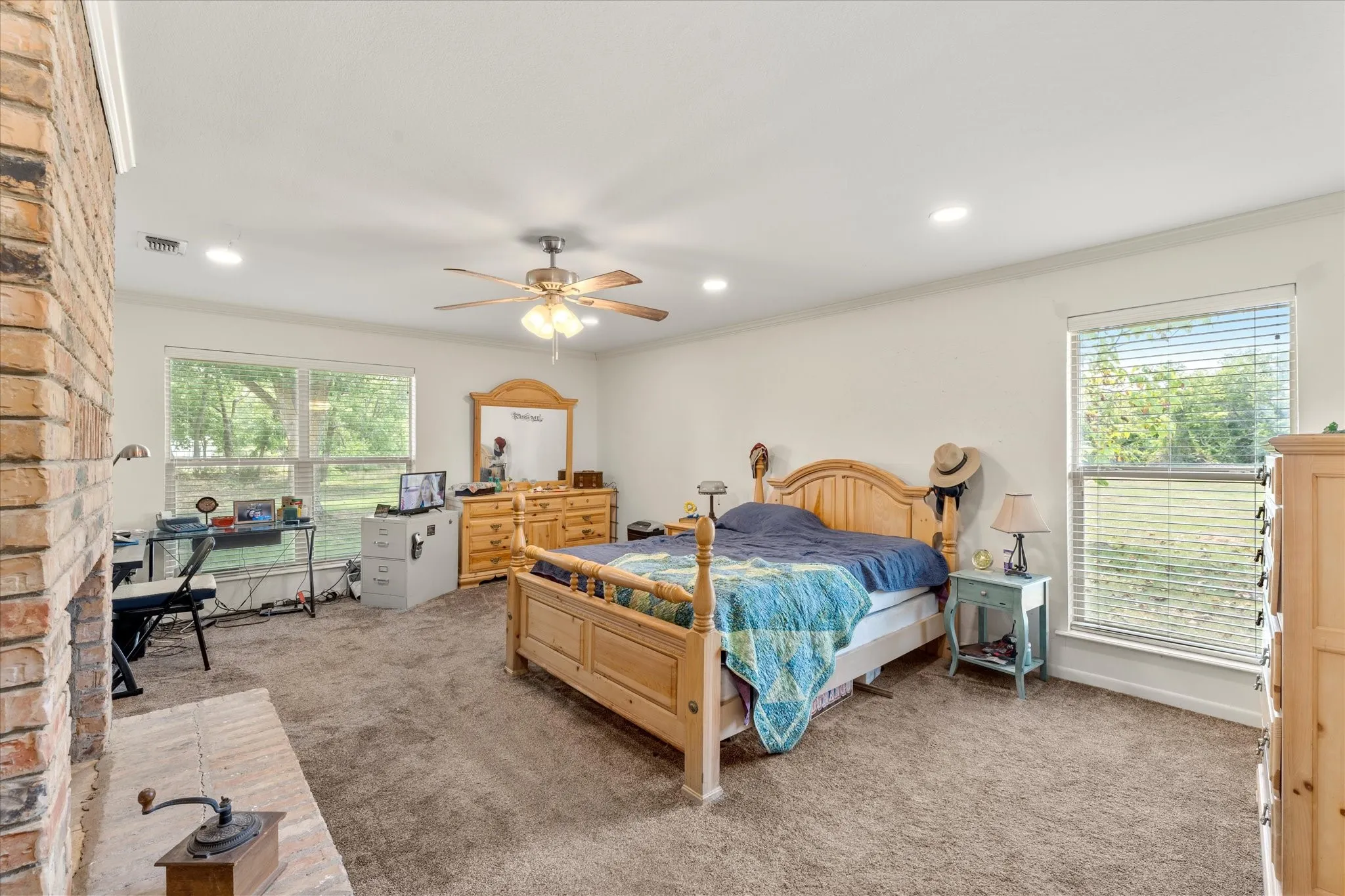 Single Family Residence For Sale in Navarro County , 2569 Fm-55, Barry, Texas 75102, 4 Bedrooms, 2 Bathrooms, Garage spaces, 2,316 Sqft, built in 1982, Preowned, Price $425,000, mls#21033898, Real Estate Agent in Barry, Homes For Sale in Navarro county, Homes For Sale in Barry, Realtor in Barry Texas, Real Estate Brokerage Independent Realty Texas, Luminita Cordes Realtor