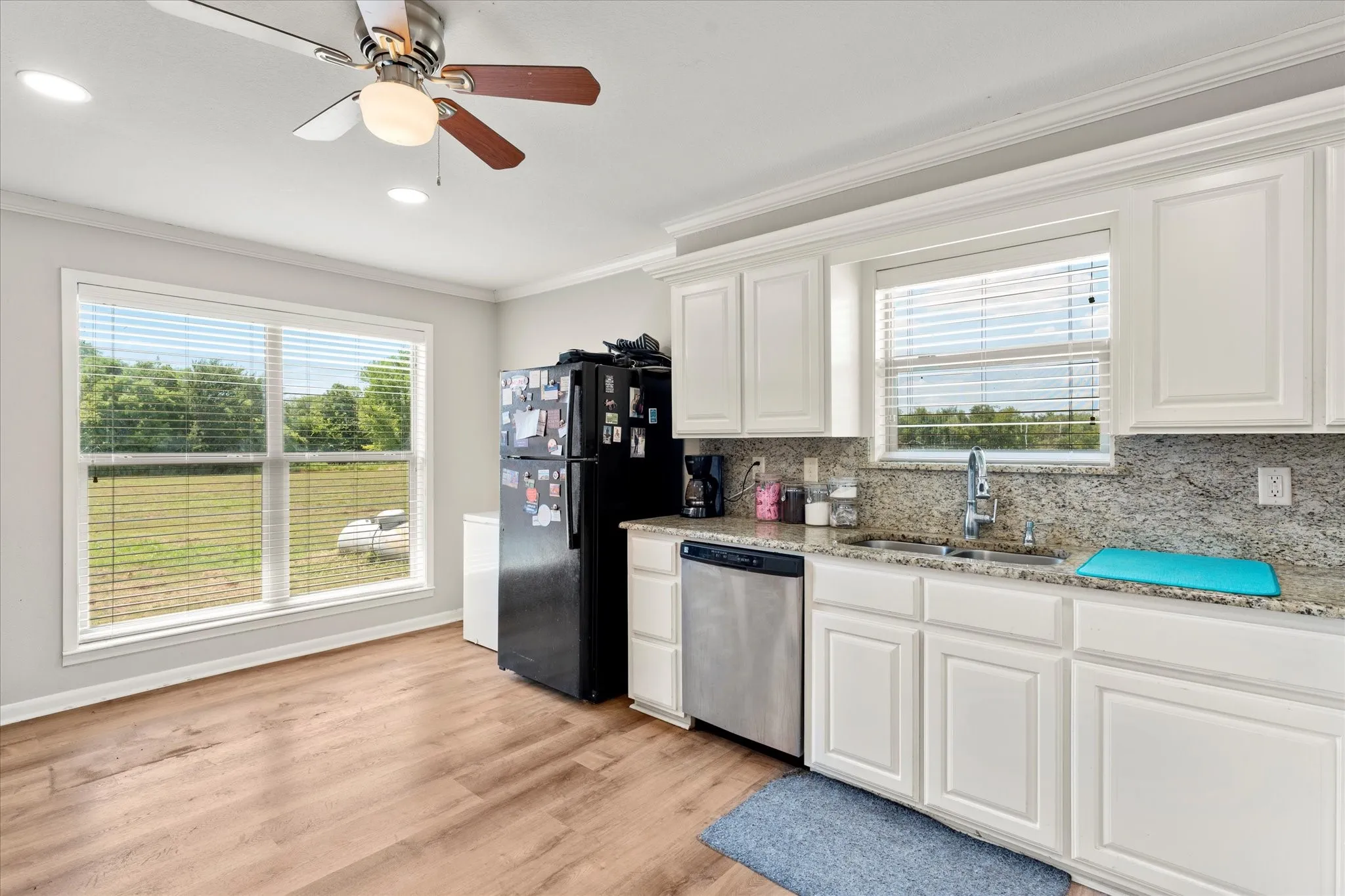 Single Family Residence For Sale in Navarro County , 2569 Fm-55, Barry, Texas 75102, 4 Bedrooms, 2 Bathrooms, Garage spaces, 2,316 Sqft, built in 1982, Preowned, Price $425,000, mls#21033898, Real Estate Agent in Barry, Homes For Sale in Navarro county, Homes For Sale in Barry, Realtor in Barry Texas, Real Estate Brokerage Independent Realty Texas, Luminita Cordes Realtor