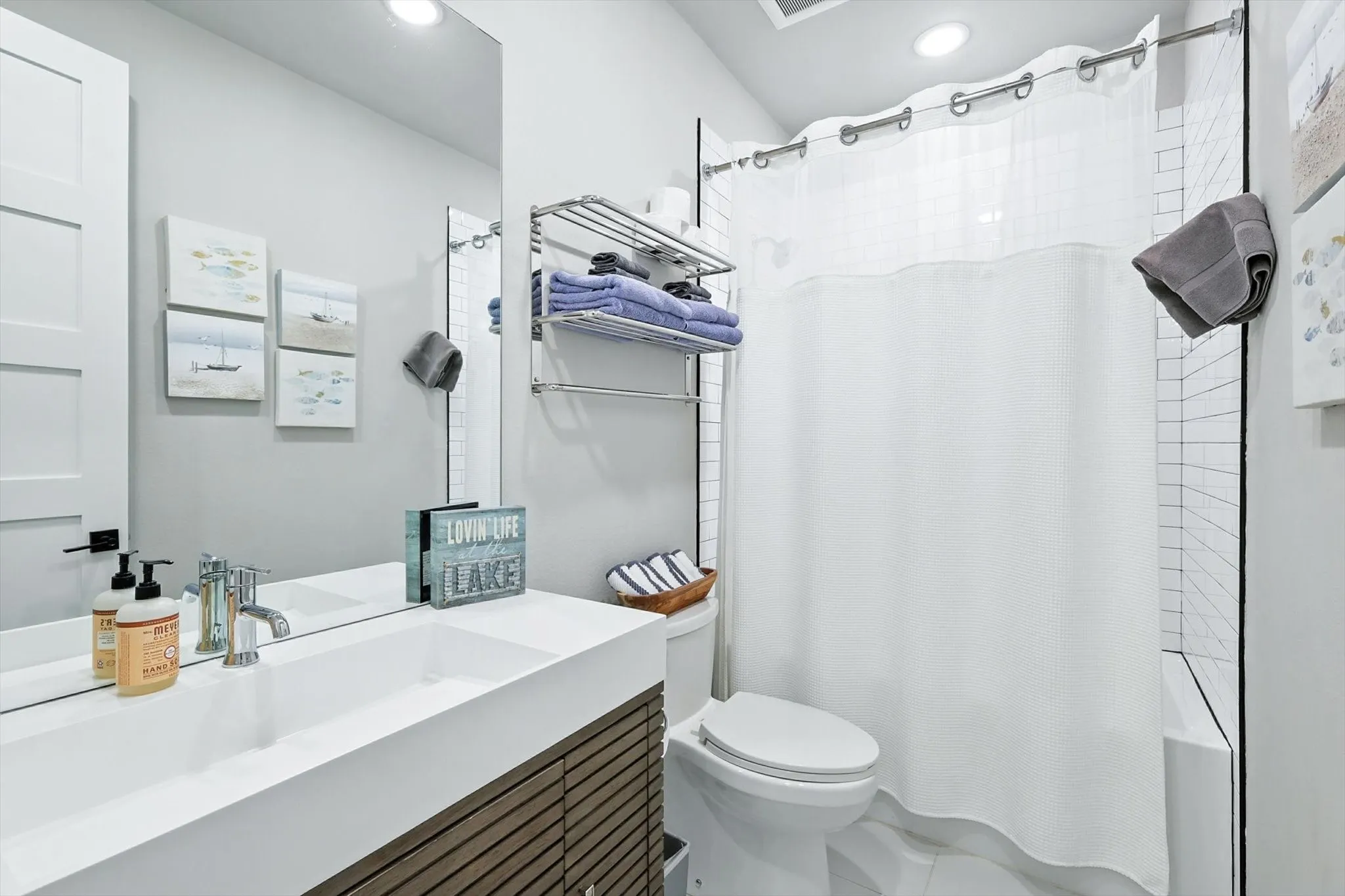 Condominium For Sale in Palo Pinto County , 3412 Scenic Point Road 104, Graford, Texas 76449, 2 Bedroom, 2 Bathroom, Garage spaces, 1,193 Sqft, built in 2019, mls#21032824, Real Estate Agent in Graford, Homes For Sale in Palo Pinto county, Homes For Sale in Graford, Realtor in Graford Texas, Real Estate Brokerage Independent Realty Texas, Luminita Cordes Realtor