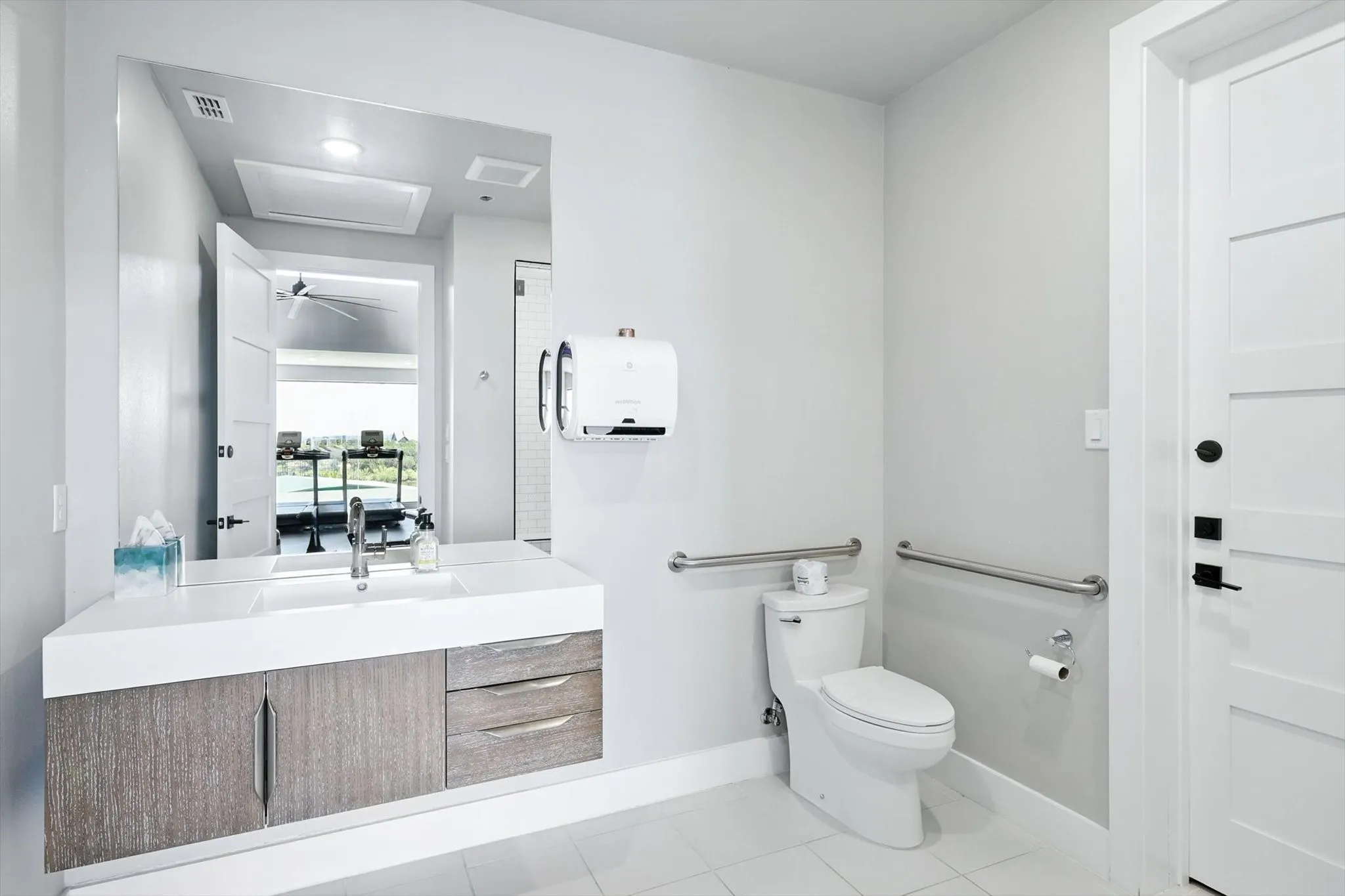 Condominium For Sale in Palo Pinto County , 3412 Scenic Point Road 104, Graford, Texas 76449, 2 Bedroom, 2 Bathroom, Garage spaces, 1,193 Sqft, built in 2019, mls#21032824, Real Estate Agent in Graford, Homes For Sale in Palo Pinto county, Homes For Sale in Graford, Realtor in Graford Texas, Real Estate Brokerage Independent Realty Texas, Luminita Cordes Realtor
