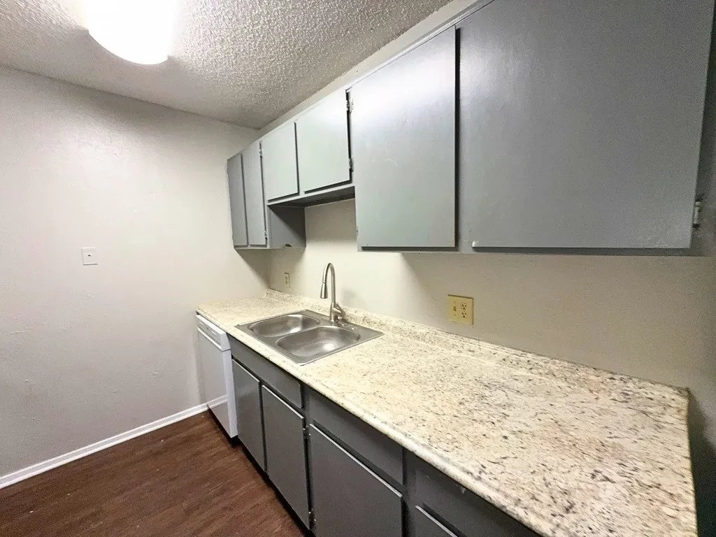 Apartment For Rent in Denton County , 219 Fry Street 12, Denton, Texas 76201, 2 Bedroom, 1 Bathroom, Garage spaces, 885 Sqft, built in 1980, Preowned, mls#21034102, Real Estate Agent in Denton, Homes For Rent in Denton county, Homes For Rent in Denton, Realtor in Denton Texas, Real Estate Brokerage Independent Realty Texas, Luminita Cordes Realtor