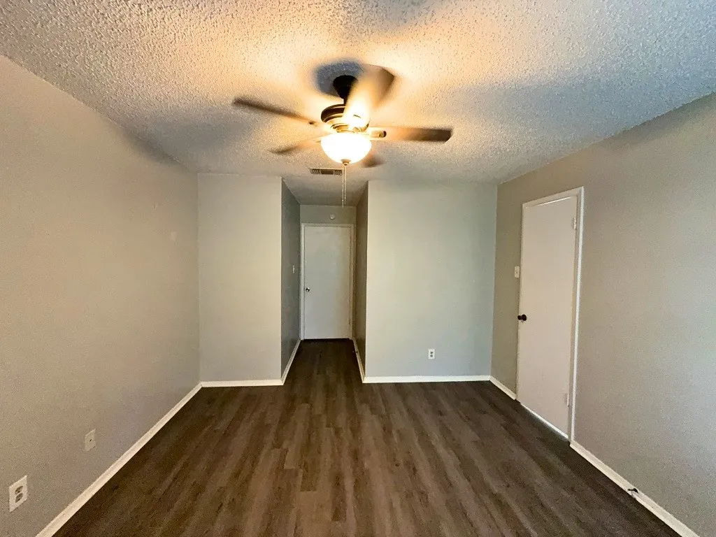 Apartment For Rent in Denton County , 219 Fry Street 12, Denton, Texas 76201, 2 Bedroom, 1 Bathroom, Garage spaces, 885 Sqft, built in 1980, Preowned, mls#21034102, Real Estate Agent in Denton, Homes For Rent in Denton county, Homes For Rent in Denton, Realtor in Denton Texas, Real Estate Brokerage Independent Realty Texas, Luminita Cordes Realtor
