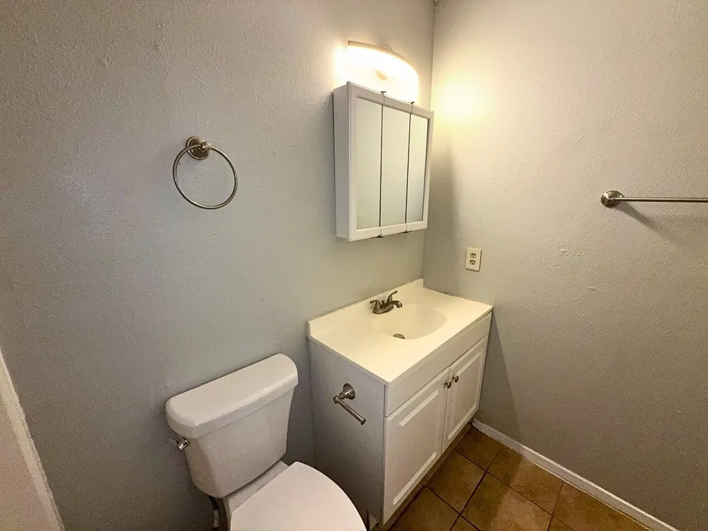 Apartment For Rent in Denton County , 219 Fry Street 12, Denton, Texas 76201, 2 Bedroom, 1 Bathroom, Garage spaces, 885 Sqft, built in 1980, Preowned, mls#21034102, Real Estate Agent in Denton, Homes For Rent in Denton county, Homes For Rent in Denton, Realtor in Denton Texas, Real Estate Brokerage Independent Realty Texas, Luminita Cordes Realtor