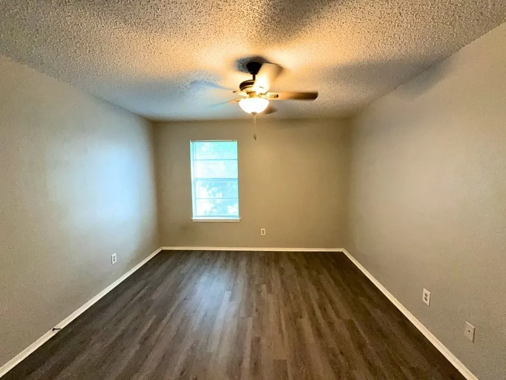 Apartment For Rent in Denton County , 219 Fry Street 12, Denton, Texas 76201, 2 Bedroom, 1 Bathroom, Garage spaces, 885 Sqft, built in 1980, Preowned, mls#21034102, Real Estate Agent in Denton, Homes For Rent in Denton county, Homes For Rent in Denton, Realtor in Denton Texas, Real Estate Brokerage Independent Realty Texas, Luminita Cordes Realtor