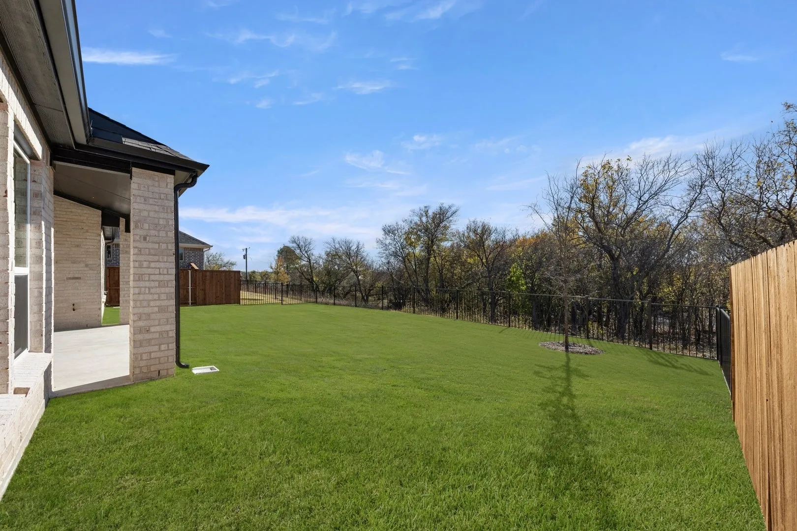 Single Family Residence For Sale in Denton County , 14032 Alfafar Court, Little Elm, Texas 75068, 6 Bedroom, 4 Bathroom, 2 Garage spaces, 3,924 Sqft, built in 2025, New Construction - Complete, mls#21034233, Real Estate Agent in Little Elm, Homes For Sale in Denton county, Homes For Sale in Little Elm, Realtor in Little Elm Texas, Real Estate Brokerage Independent Realty Texas, Luminita Cordes Realtor