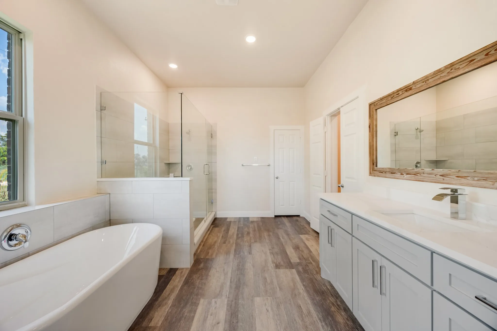 Single Family Residence For Sale in Navarro County , 3334 Knight Street, Corsicana, Texas 75110, 4 Bedrooms, 4 Bathrooms, 2 Garage spaces, 2,860 Sqft, built in 2024, New Construction - Complete, Price $494,900, mls#21029743, Real Estate Agent in Corsicana, Homes For Sale in Navarro county, Homes For Sale in Corsicana, Realtor in Corsicana Texas, Real Estate Brokerage Independent Realty Texas, Luminita Cordes Realtor