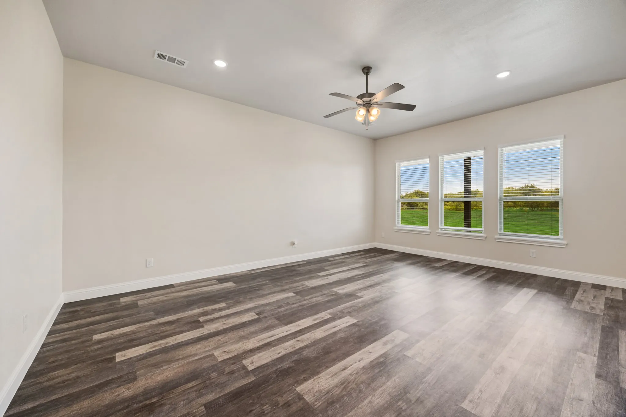 Single Family Residence For Sale in Navarro County , 3334 Knight Street, Corsicana, Texas 75110, 4 Bedrooms, 4 Bathrooms, 2 Garage spaces, 2,860 Sqft, built in 2024, New Construction - Complete, Price $494,900, mls#21029743, Real Estate Agent in Corsicana, Homes For Sale in Navarro county, Homes For Sale in Corsicana, Realtor in Corsicana Texas, Real Estate Brokerage Independent Realty Texas, Luminita Cordes Realtor