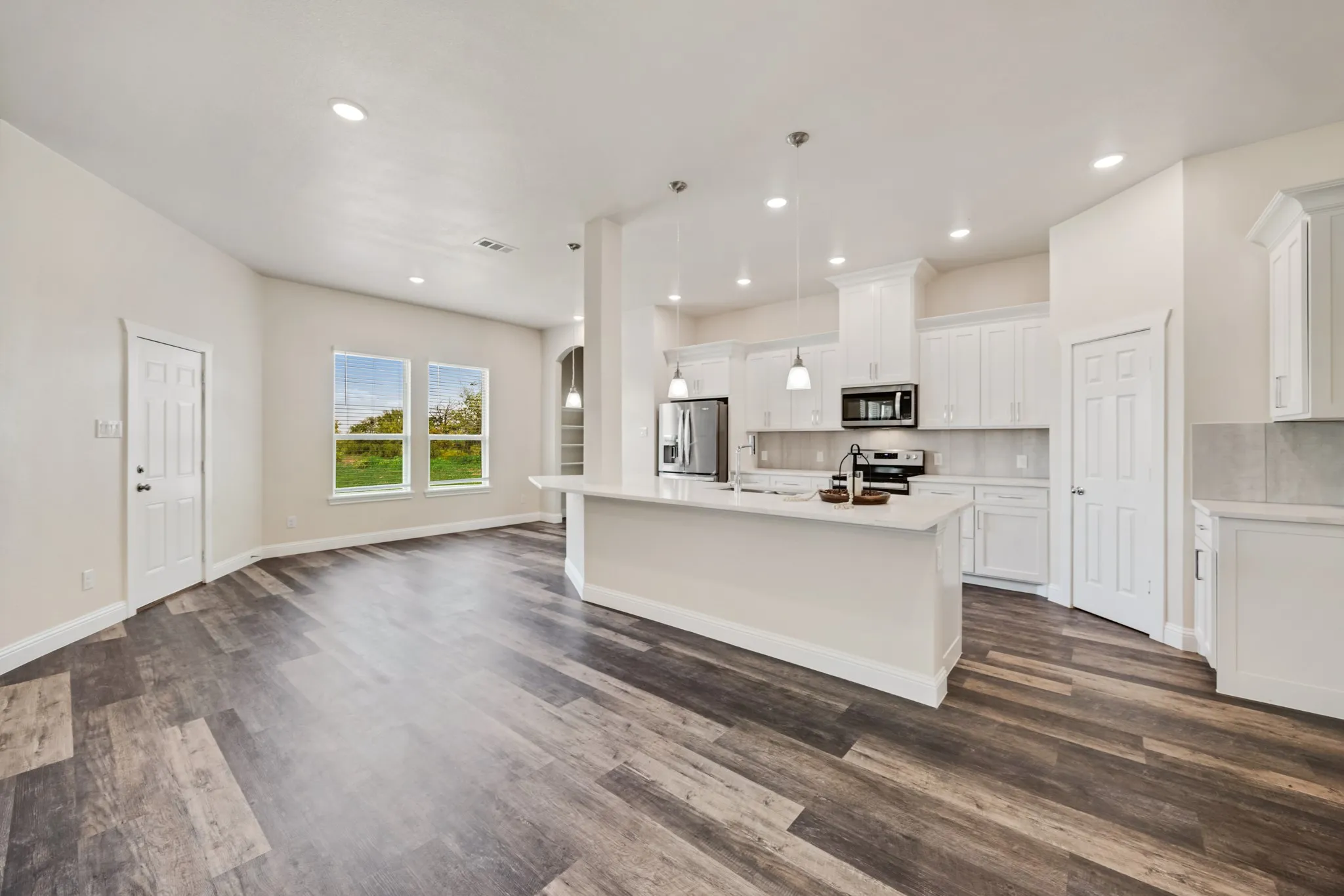 Single Family Residence For Sale in Navarro County , 3334 Knight Street, Corsicana, Texas 75110, 4 Bedrooms, 4 Bathrooms, 2 Garage spaces, 2,860 Sqft, built in 2024, New Construction - Complete, Price $494,900, mls#21029743, Real Estate Agent in Corsicana, Homes For Sale in Navarro county, Homes For Sale in Corsicana, Realtor in Corsicana Texas, Real Estate Brokerage Independent Realty Texas, Luminita Cordes Realtor