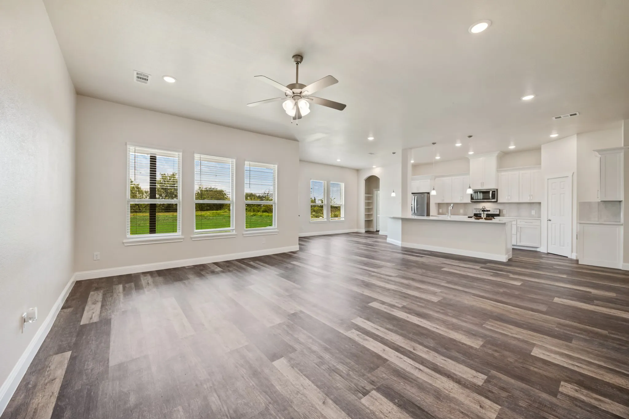 Single Family Residence For Sale in Navarro County , 3334 Knight Street, Corsicana, Texas 75110, 4 Bedrooms, 4 Bathrooms, 2 Garage spaces, 2,860 Sqft, built in 2024, New Construction - Complete, Price $494,900, mls#21029743, Real Estate Agent in Corsicana, Homes For Sale in Navarro county, Homes For Sale in Corsicana, Realtor in Corsicana Texas, Real Estate Brokerage Independent Realty Texas, Luminita Cordes Realtor