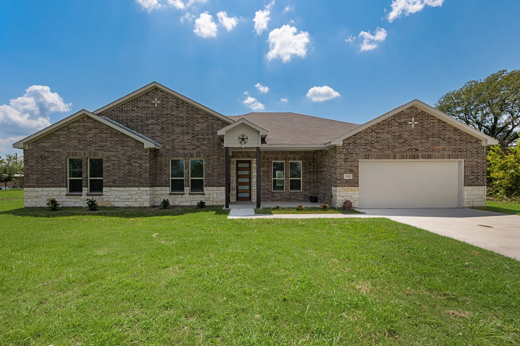 Single Family Residence For Sale in Navarro County , 3334 Knight Street, Corsicana, Texas 75110, 4 Bedrooms, 4 Bathrooms, 2 Garage spaces, 2,860 Sqft, built in 2024, New Construction - Complete, Price $494,900, mls#21029743, Real Estate Agent in Corsicana, Homes For Sale in Navarro county, Homes For Sale in Corsicana, Realtor in Corsicana Texas, Real Estate Brokerage Independent Realty Texas, Luminita Cordes Realtor