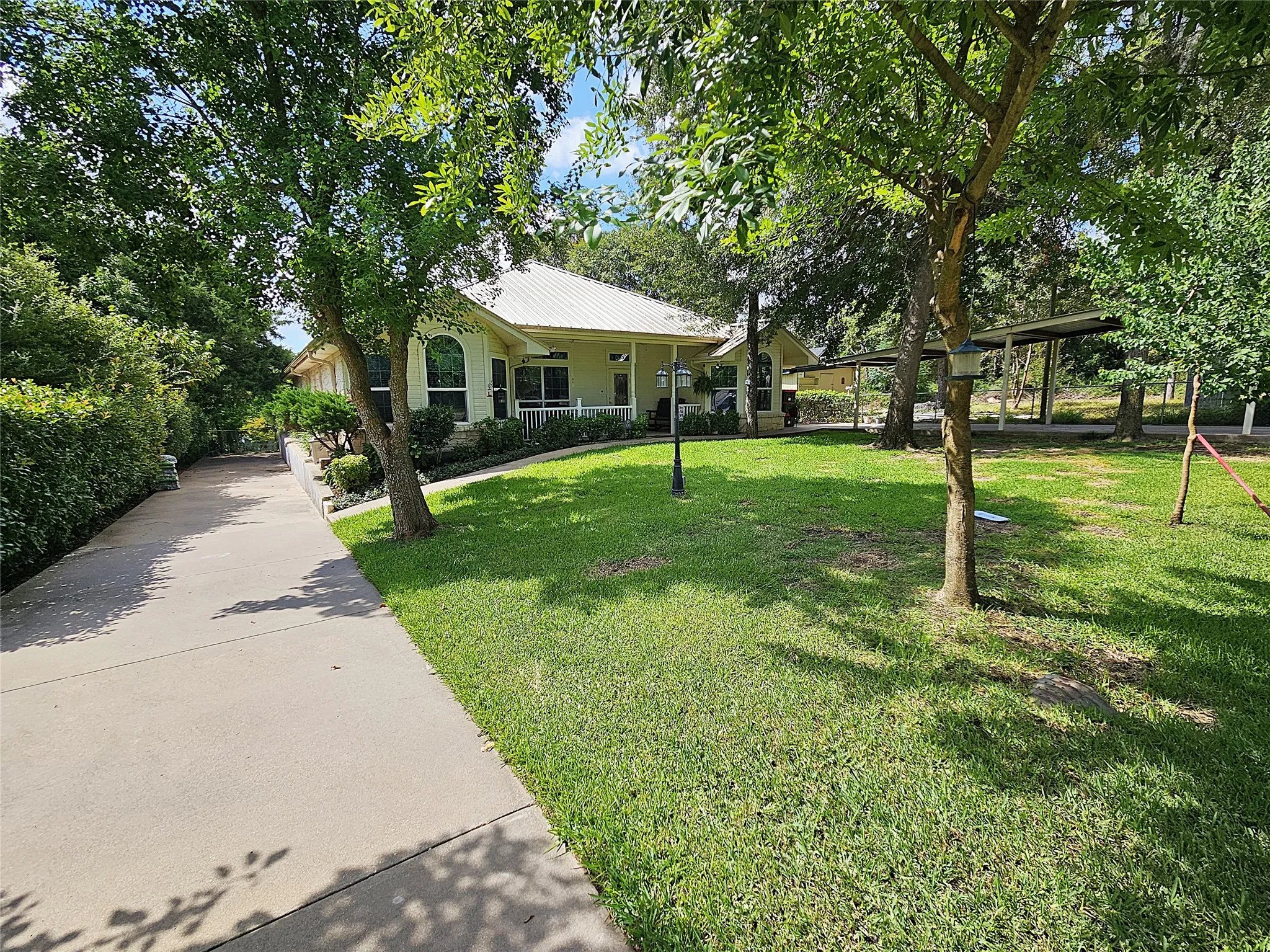 Single Family Residence For Sale in Limestone County , 133 Lcr 777, Groesbeck, Texas 76642, 3 Bedroom, 3 Bathroom, Garage spaces, 2,507 Sqft, built in 2014, mls#21034470, Real Estate Agent in Groesbeck, Homes For Sale in Limestone county, Homes For Sale in Groesbeck, Realtor in Groesbeck Texas, Real Estate Brokerage Independent Realty Texas, Luminita Cordes Realtor