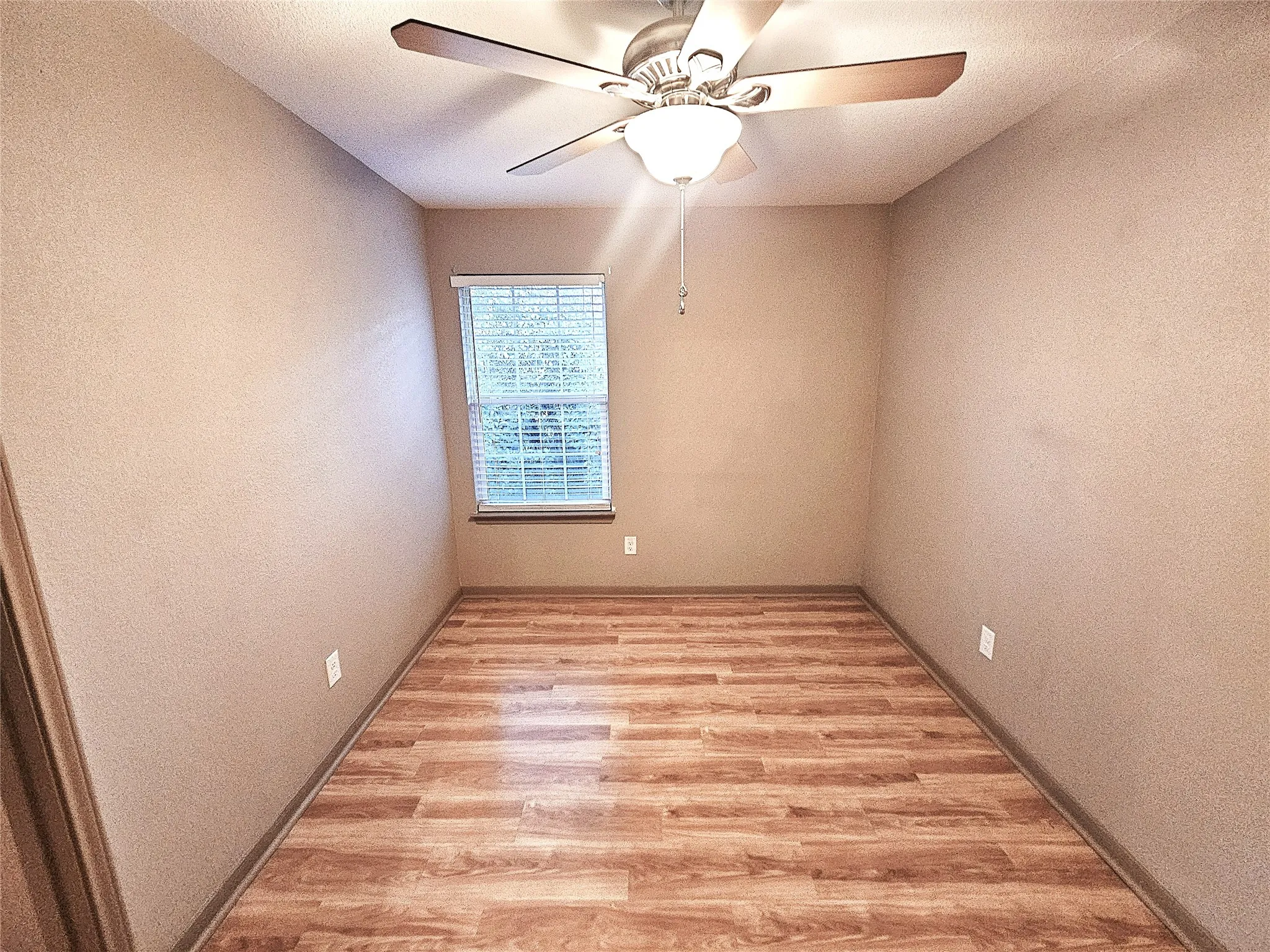 Single Family Residence For Sale in Limestone County , 133 Lcr 777, Groesbeck, Texas 76642, 3 Bedroom, 3 Bathroom, Garage spaces, 2,507 Sqft, built in 2014, mls#21034470, Real Estate Agent in Groesbeck, Homes For Sale in Limestone county, Homes For Sale in Groesbeck, Realtor in Groesbeck Texas, Real Estate Brokerage Independent Realty Texas, Luminita Cordes Realtor