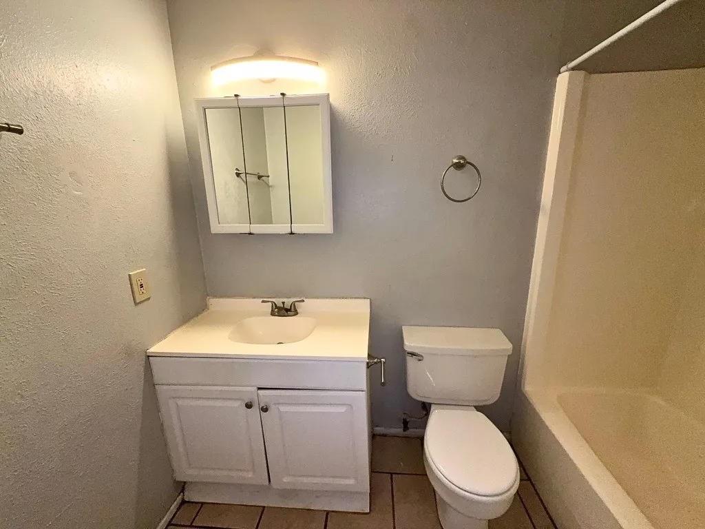 Apartment For Rent in Denton County , 219 Fry Street 7, Denton, Texas 76201, 2 Bedroom, 1 Bathroom, Garage spaces, 885 Sqft, built in 1980, Preowned, mls#21035032, Real Estate Agent in Denton, Homes For Rent in Denton county, Homes For Rent in Denton, Realtor in Denton Texas, Real Estate Brokerage Independent Realty Texas, Luminita Cordes Realtor