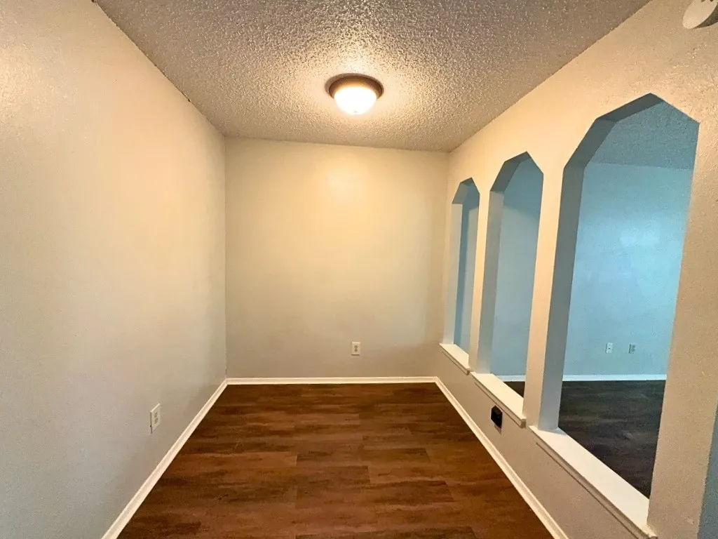 Apartment For Rent in Denton County , 219 Fry Street 7, Denton, Texas 76201, 2 Bedroom, 1 Bathroom, Garage spaces, 885 Sqft, built in 1980, Preowned, mls#21035032, Real Estate Agent in Denton, Homes For Rent in Denton county, Homes For Rent in Denton, Realtor in Denton Texas, Real Estate Brokerage Independent Realty Texas, Luminita Cordes Realtor