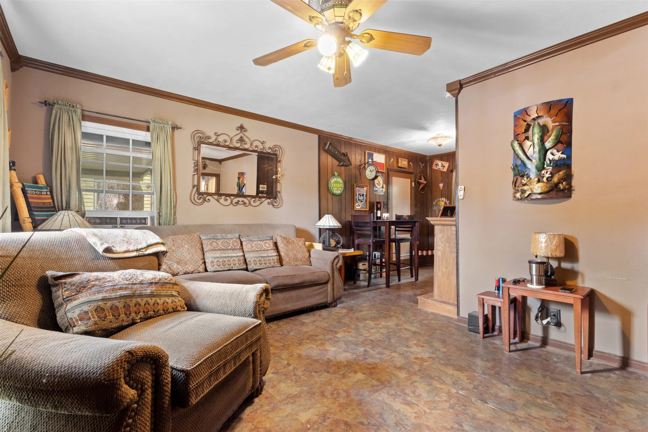 Single Family Residence For Sale in Dallas County , 1703 Brandon Street, Dallas, Texas 75208, 2 Bedroom, 1 Bathroom, 1 Garage spaces, 786 Sqft, built in 1948, Preowned, mls#21021678, Real Estate Agent in Dallas, Homes For Sale in Dallas county, Homes For Sale in Dallas, Realtor in Dallas Texas, Real Estate Brokerage Independent Realty Texas, Luminita Cordes Realtor