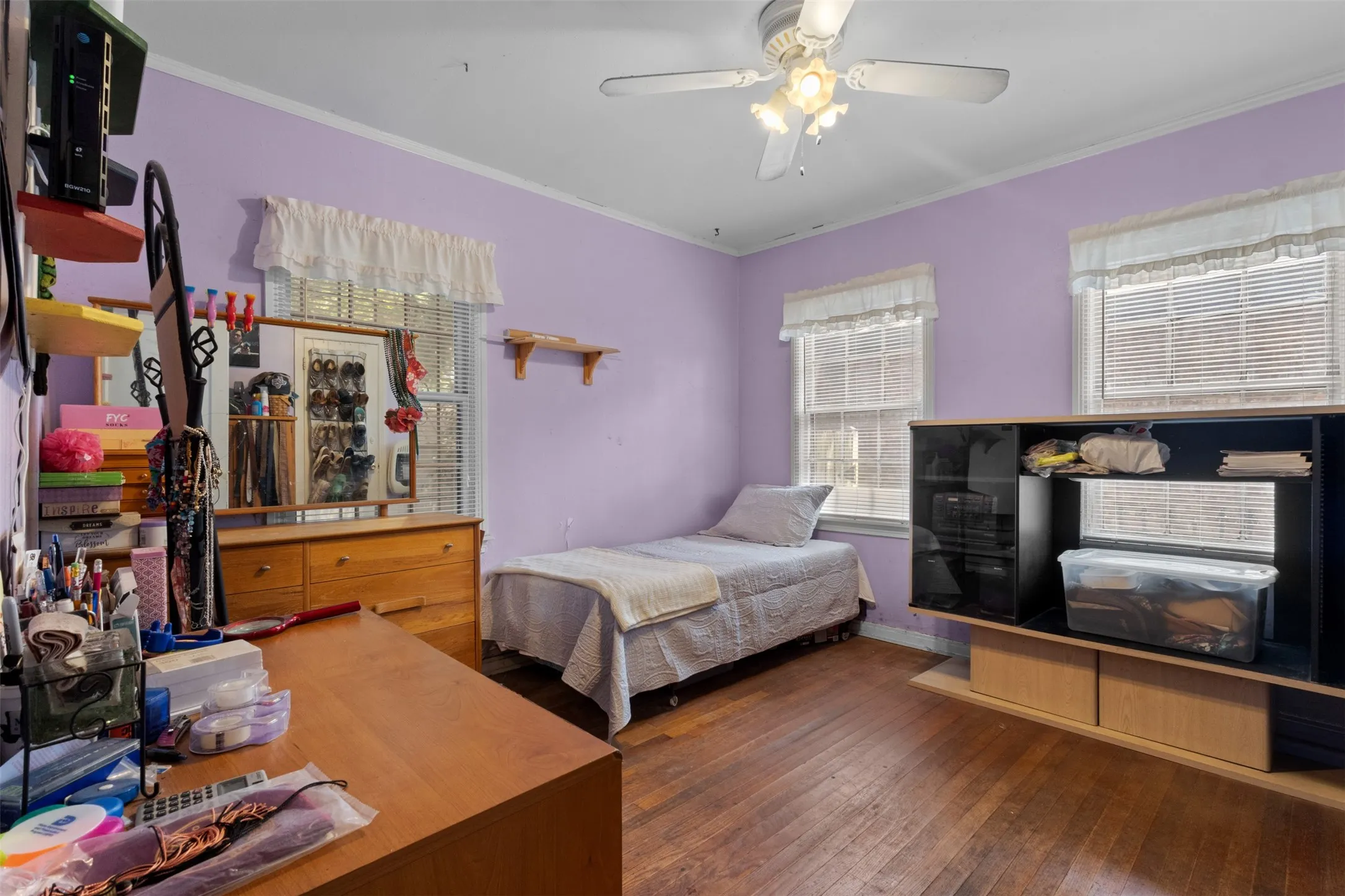 Single Family Residence For Sale in Dallas County , 1703 Brandon Street, Dallas, Texas 75208, 2 Bedroom, 1 Bathroom, 1 Garage spaces, 786 Sqft, built in 1948, Preowned, mls#21021678, Real Estate Agent in Dallas, Homes For Sale in Dallas county, Homes For Sale in Dallas, Realtor in Dallas Texas, Real Estate Brokerage Independent Realty Texas, Luminita Cordes Realtor