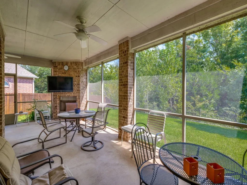 Single Family Residence For Sale in Denton County , 8305 Bishop Pine Road, Denton, Texas 76208, 6 Bedroom, 4 Bathroom, 2 Garage spaces, 4,182 Sqft, built in 2011, Preowned, mls#21035483, Real Estate Agent in Denton, Homes For Sale in Denton county, Homes For Sale in Denton, Realtor in Denton Texas, Real Estate Brokerage Independent Realty Texas, Luminita Cordes Realtor