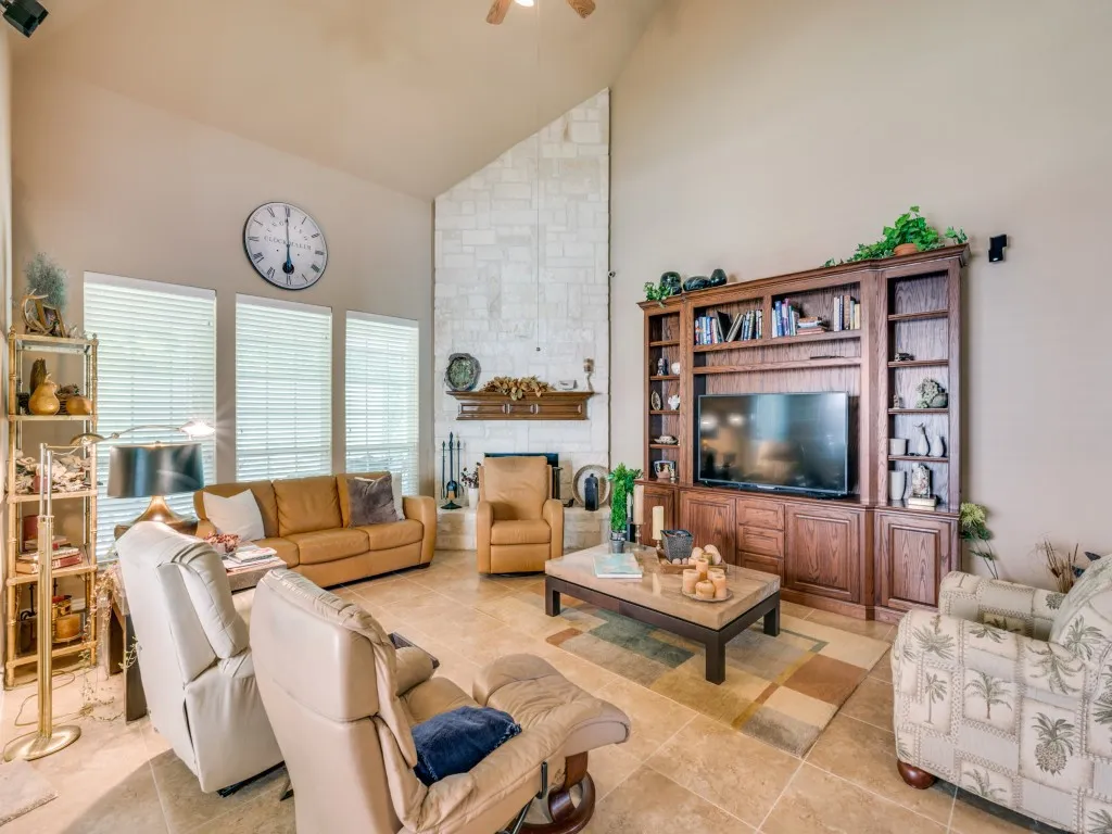 Single Family Residence For Sale in Denton County , 8305 Bishop Pine Road, Denton, Texas 76208, 6 Bedroom, 4 Bathroom, 2 Garage spaces, 4,182 Sqft, built in 2011, Preowned, mls#21035483, Real Estate Agent in Denton, Homes For Sale in Denton county, Homes For Sale in Denton, Realtor in Denton Texas, Real Estate Brokerage Independent Realty Texas, Luminita Cordes Realtor