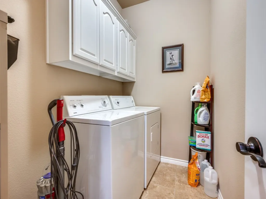 Single Family Residence For Sale in Denton County , 8305 Bishop Pine Road, Denton, Texas 76208, 6 Bedroom, 4 Bathroom, 2 Garage spaces, 4,182 Sqft, built in 2011, Preowned, mls#21035483, Real Estate Agent in Denton, Homes For Sale in Denton county, Homes For Sale in Denton, Realtor in Denton Texas, Real Estate Brokerage Independent Realty Texas, Luminita Cordes Realtor