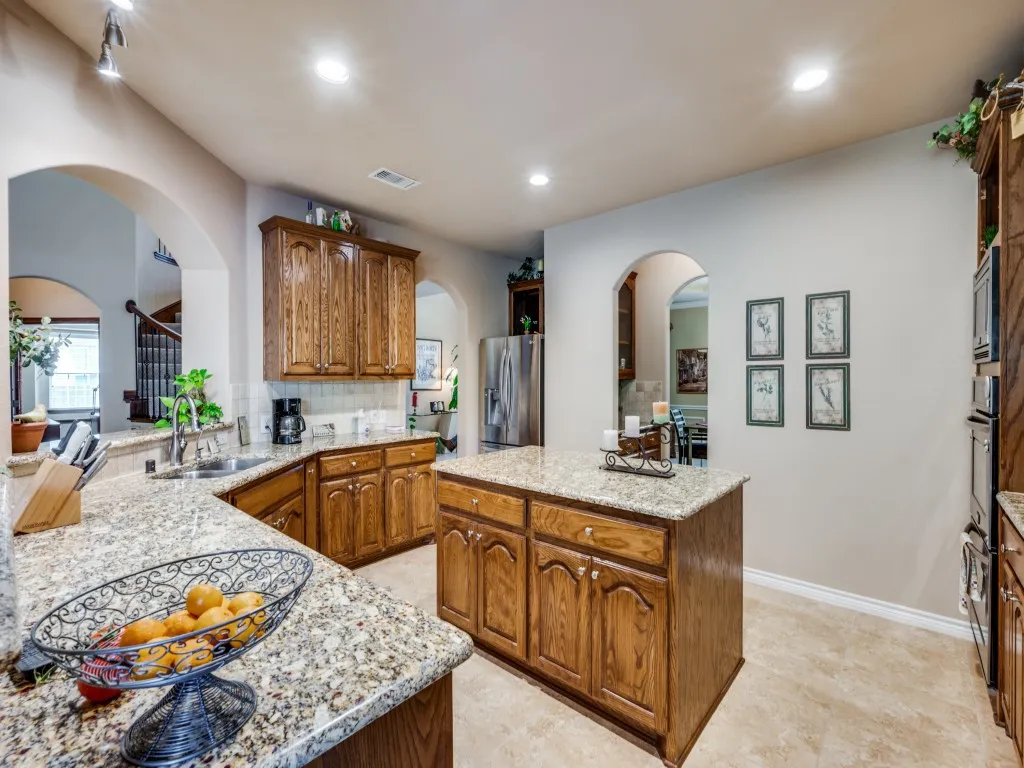Single Family Residence For Sale in Denton County , 8305 Bishop Pine Road, Denton, Texas 76208, 6 Bedroom, 4 Bathroom, 2 Garage spaces, 4,182 Sqft, built in 2011, Preowned, mls#21035483, Real Estate Agent in Denton, Homes For Sale in Denton county, Homes For Sale in Denton, Realtor in Denton Texas, Real Estate Brokerage Independent Realty Texas, Luminita Cordes Realtor