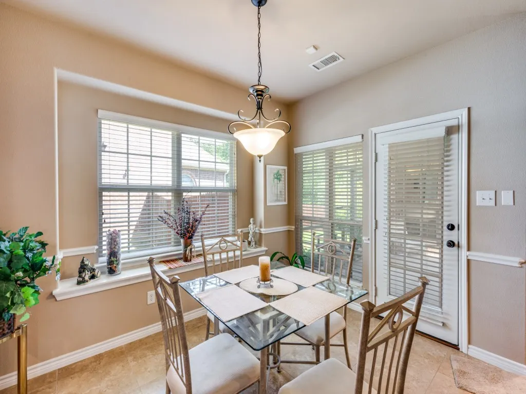 Single Family Residence For Sale in Denton County , 8305 Bishop Pine Road, Denton, Texas 76208, 6 Bedroom, 4 Bathroom, 2 Garage spaces, 4,182 Sqft, built in 2011, Preowned, mls#21035483, Real Estate Agent in Denton, Homes For Sale in Denton county, Homes For Sale in Denton, Realtor in Denton Texas, Real Estate Brokerage Independent Realty Texas, Luminita Cordes Realtor
