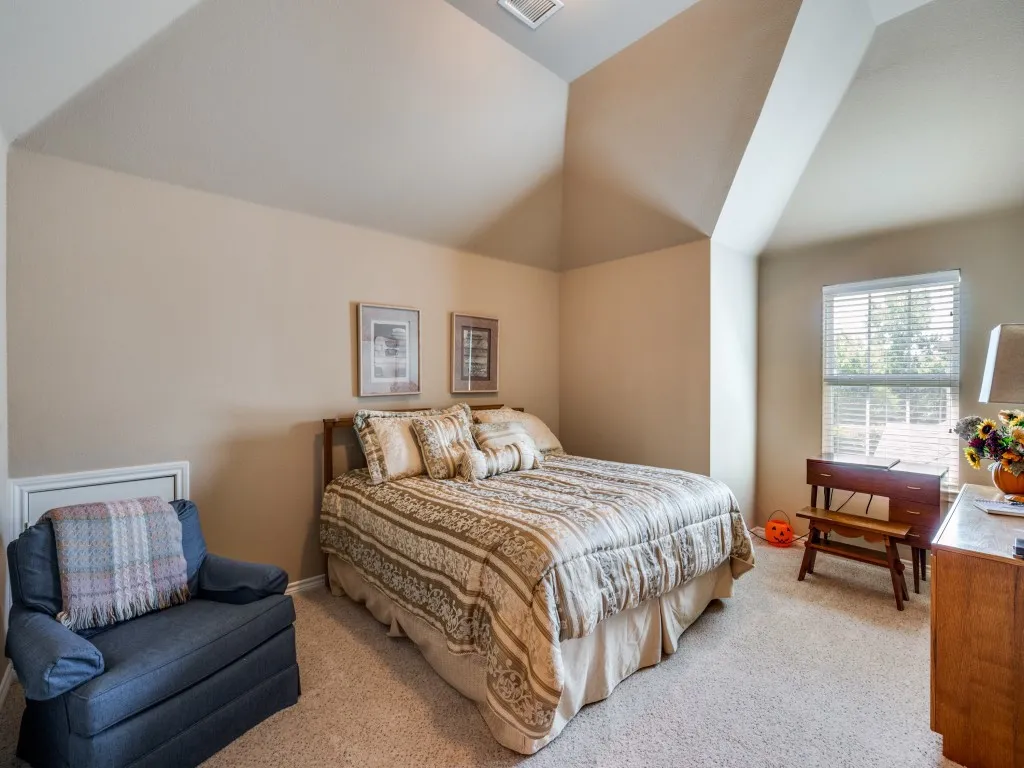 Single Family Residence For Sale in Denton County , 8305 Bishop Pine Road, Denton, Texas 76208, 6 Bedroom, 4 Bathroom, 2 Garage spaces, 4,182 Sqft, built in 2011, Preowned, mls#21035483, Real Estate Agent in Denton, Homes For Sale in Denton county, Homes For Sale in Denton, Realtor in Denton Texas, Real Estate Brokerage Independent Realty Texas, Luminita Cordes Realtor