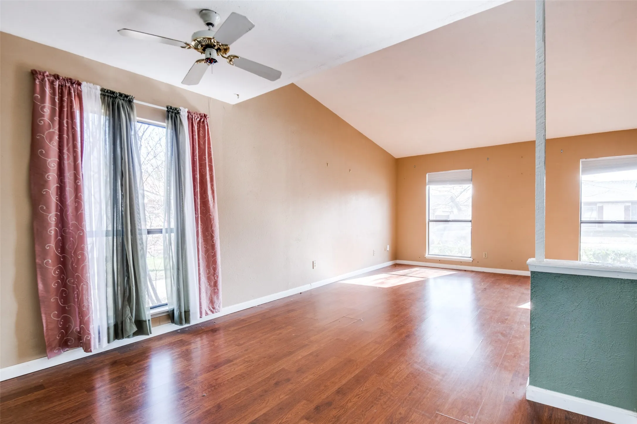 Single Family Residence For Sale in Dallas County , 2953 San Diego Drive, Dallas, Texas 75228, 3 Bedroom, 2 Bathroom, 2 Garage spaces, 1,711 Sqft, built in 1981, mls#21035959, Real Estate Agent in Dallas, Homes For Sale in Dallas county, Homes For Sale in Dallas, Realtor in Dallas Texas, Real Estate Brokerage Independent Realty Texas, Luminita Cordes Realtor