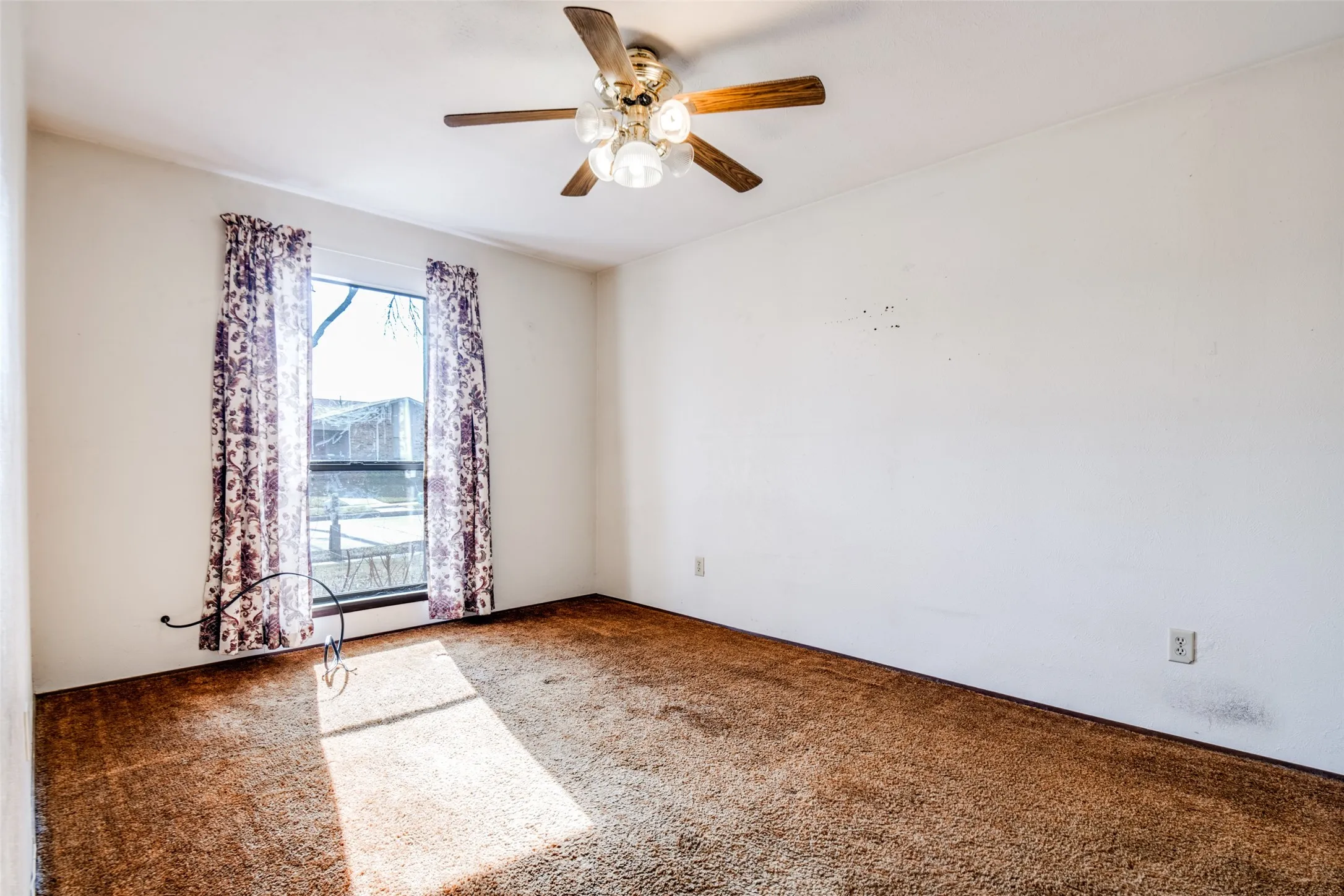 Single Family Residence For Sale in Dallas County , 2953 San Diego Drive, Dallas, Texas 75228, 3 Bedroom, 2 Bathroom, 2 Garage spaces, 1,711 Sqft, built in 1981, mls#21035959, Real Estate Agent in Dallas, Homes For Sale in Dallas county, Homes For Sale in Dallas, Realtor in Dallas Texas, Real Estate Brokerage Independent Realty Texas, Luminita Cordes Realtor