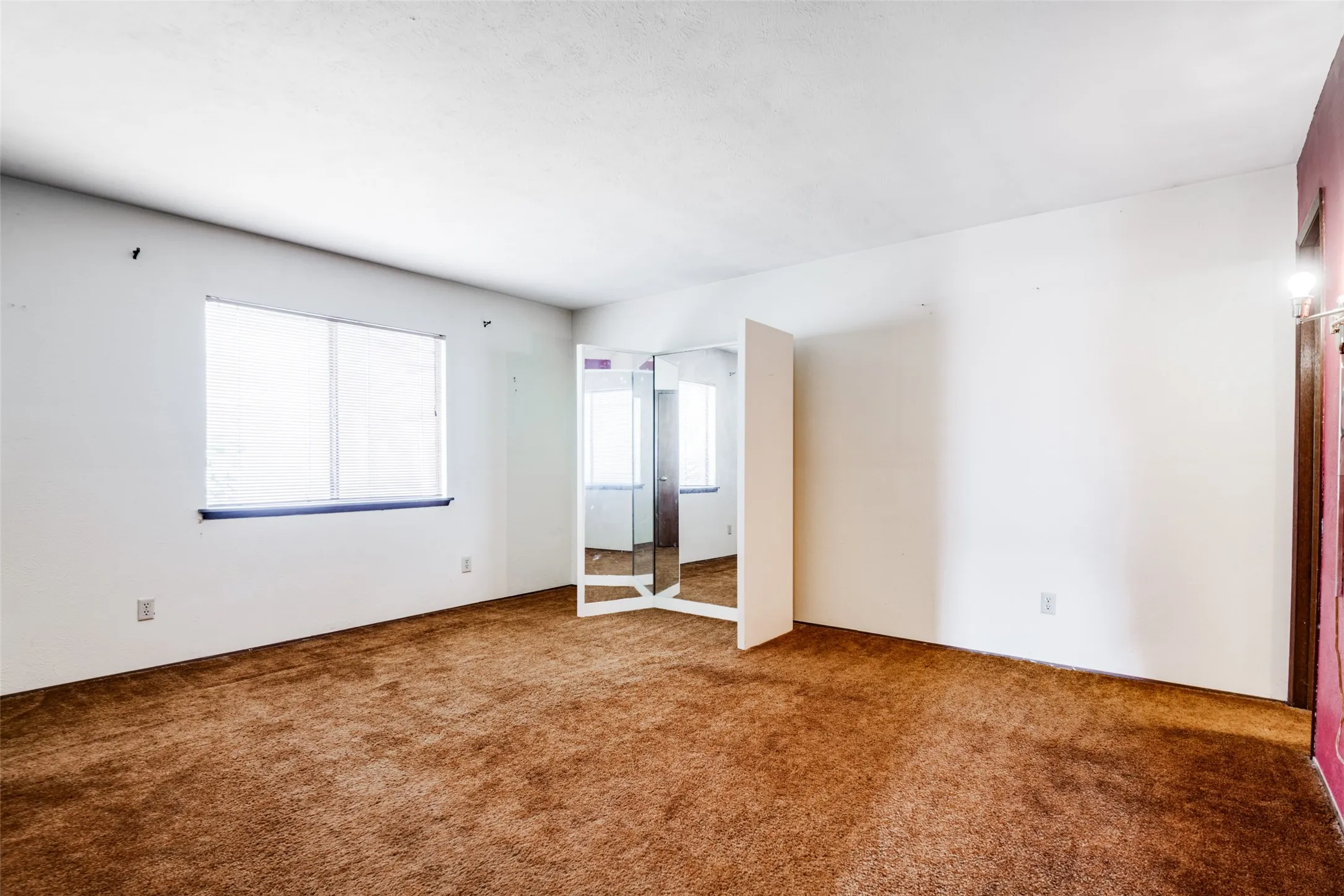 Single Family Residence For Sale in Dallas County , 2953 San Diego Drive, Dallas, Texas 75228, 3 Bedroom, 2 Bathroom, 2 Garage spaces, 1,711 Sqft, built in 1981, mls#21035959, Real Estate Agent in Dallas, Homes For Sale in Dallas county, Homes For Sale in Dallas, Realtor in Dallas Texas, Real Estate Brokerage Independent Realty Texas, Luminita Cordes Realtor