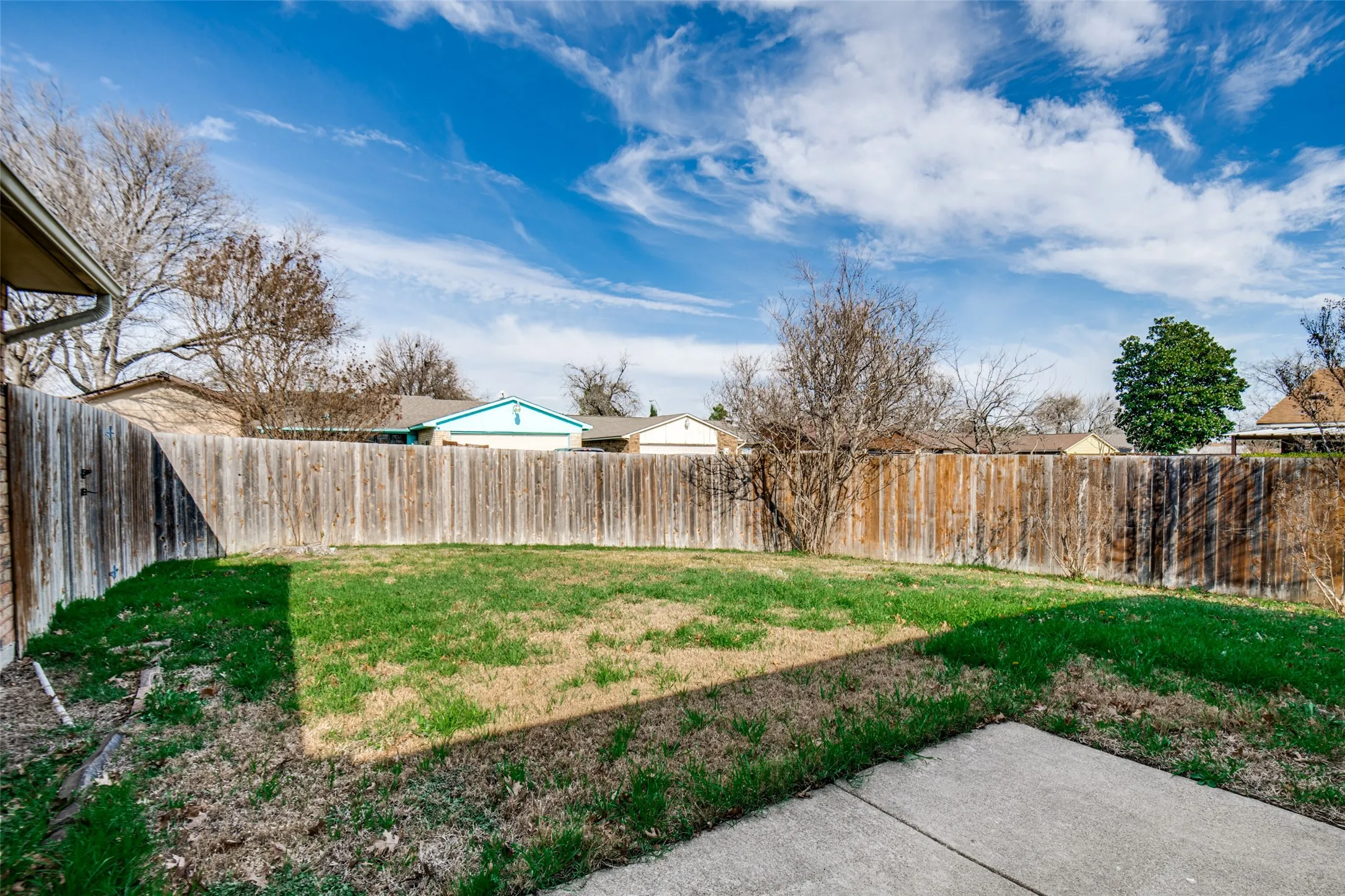 Single Family Residence For Sale in Dallas County , 2953 San Diego Drive, Dallas, Texas 75228, 3 Bedroom, 2 Bathroom, 2 Garage spaces, 1,711 Sqft, built in 1981, mls#21035959, Real Estate Agent in Dallas, Homes For Sale in Dallas county, Homes For Sale in Dallas, Realtor in Dallas Texas, Real Estate Brokerage Independent Realty Texas, Luminita Cordes Realtor