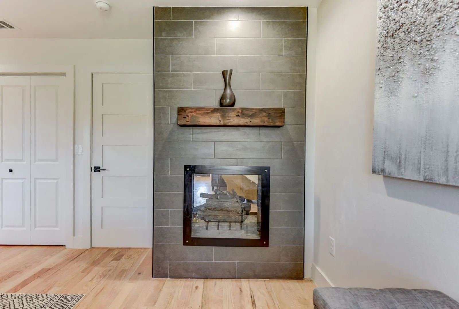 Single Family Residence For Sale in Travis County , 7002 Whispering Oaks Drive, Austin, Texas 78745, 5 Bedroom, 4 Bathroom, 2 Garage spaces, 2,216 Sqft, built in 1970, Preowned, mls#21036013, Real Estate Agent in Austin, Homes For Sale in Travis county, Homes For Sale in Austin, Realtor in Austin Texas, Real Estate Brokerage Independent Realty Texas, Luminita Cordes Realtor