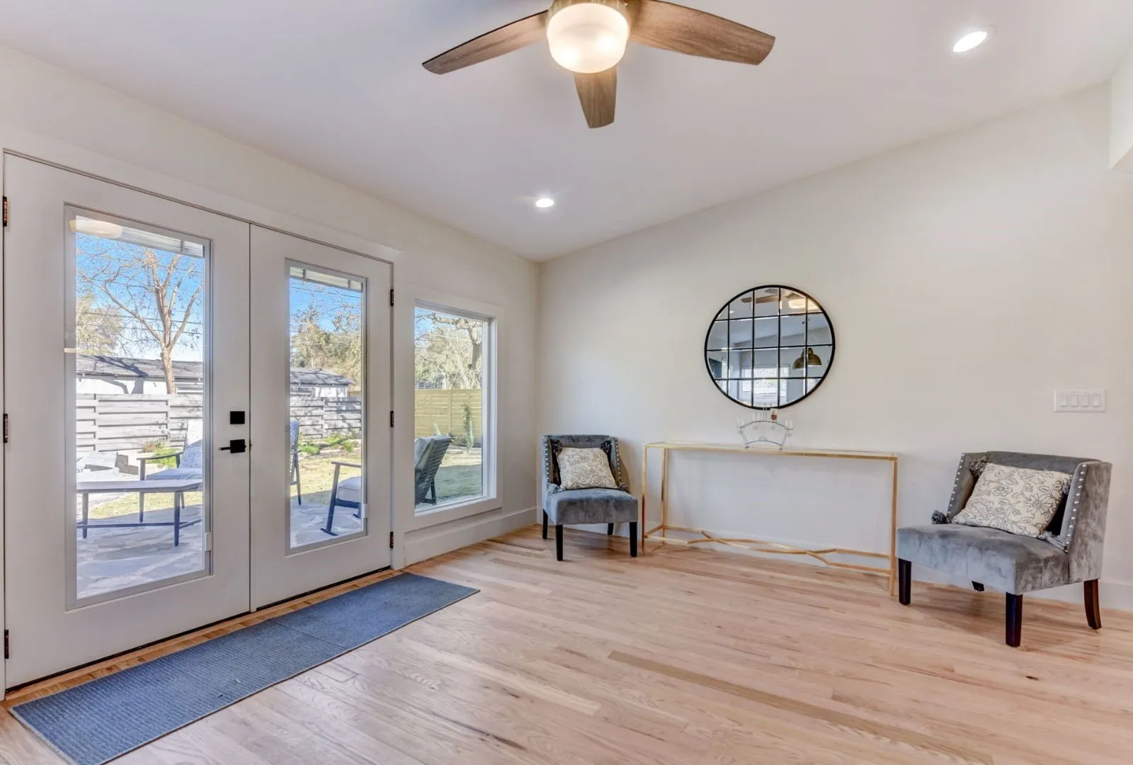 Single Family Residence For Sale in Travis County , 7002 Whispering Oaks Drive, Austin, Texas 78745, 5 Bedroom, 4 Bathroom, 2 Garage spaces, 2,216 Sqft, built in 1970, Preowned, mls#21036013, Real Estate Agent in Austin, Homes For Sale in Travis county, Homes For Sale in Austin, Realtor in Austin Texas, Real Estate Brokerage Independent Realty Texas, Luminita Cordes Realtor