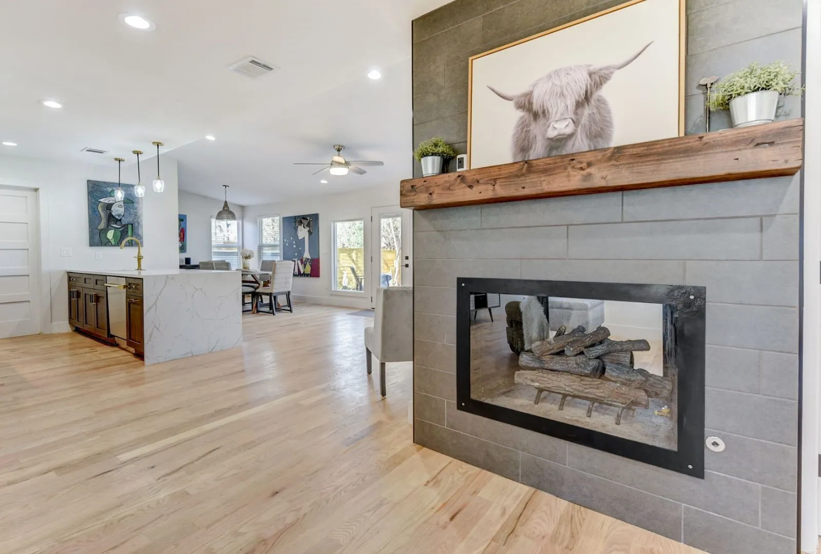 Single Family Residence For Sale in Travis County , 7002 Whispering Oaks Drive, Austin, Texas 78745, 5 Bedroom, 4 Bathroom, 2 Garage spaces, 2,216 Sqft, built in 1970, Preowned, mls#21036013, Real Estate Agent in Austin, Homes For Sale in Travis county, Homes For Sale in Austin, Realtor in Austin Texas, Real Estate Brokerage Independent Realty Texas, Luminita Cordes Realtor