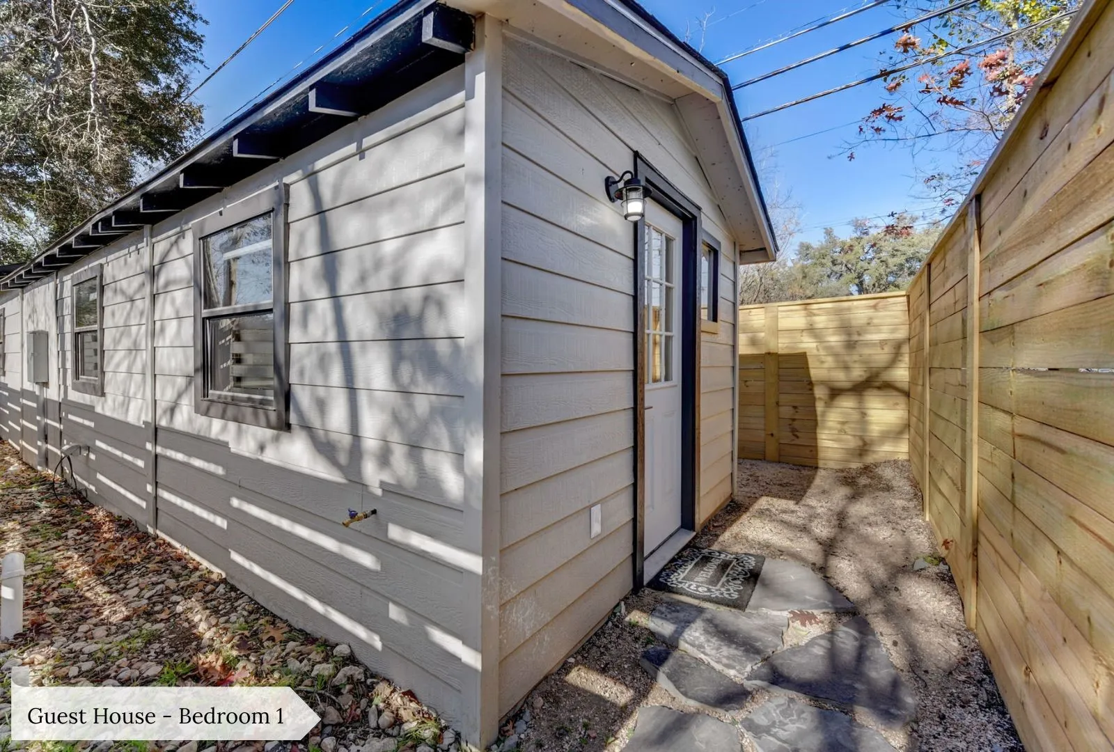 Single Family Residence For Sale in Travis County , 7002 Whispering Oaks Drive, Austin, Texas 78745, 5 Bedroom, 4 Bathroom, 2 Garage spaces, 2,216 Sqft, built in 1970, Preowned, mls#21036013, Real Estate Agent in Austin, Homes For Sale in Travis county, Homes For Sale in Austin, Realtor in Austin Texas, Real Estate Brokerage Independent Realty Texas, Luminita Cordes Realtor