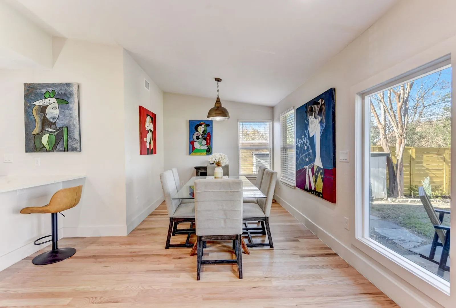 Single Family Residence For Sale in Travis County , 7002 Whispering Oaks Drive, Austin, Texas 78745, 5 Bedroom, 4 Bathroom, 2 Garage spaces, 2,216 Sqft, built in 1970, Preowned, mls#21036013, Real Estate Agent in Austin, Homes For Sale in Travis county, Homes For Sale in Austin, Realtor in Austin Texas, Real Estate Brokerage Independent Realty Texas, Luminita Cordes Realtor