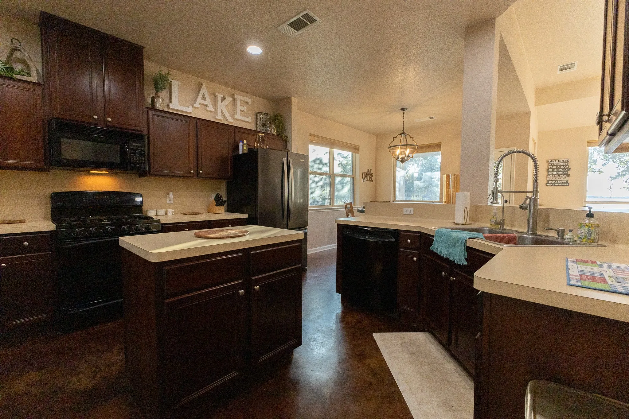 Single Family Residence For Sale in Brown County , 11240 County Road 454, Brownwood, Texas 76801, 3 Bedroom, 2 Bathroom, 2 Garage spaces, 2,418 Sqft, built in 2008, mls#21037225, Real Estate Agent in Brownwood, Homes For Sale in Brown county, Homes For Sale in Brownwood, Realtor in Brownwood Texas, Real Estate Brokerage Independent Realty Texas, Luminita Cordes Realtor