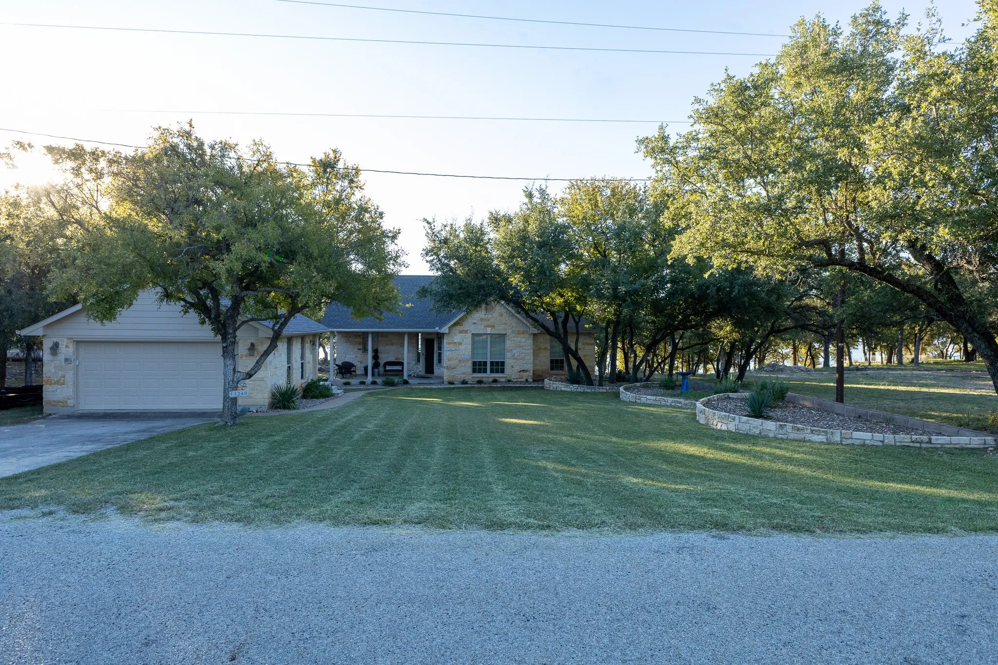 Single Family Residence For Sale in Brown County , 11240 County Road 454, Brownwood, Texas 76801, 3 Bedroom, 2 Bathroom, 2 Garage spaces, 2,418 Sqft, built in 2008, mls#21037225, Real Estate Agent in Brownwood, Homes For Sale in Brown county, Homes For Sale in Brownwood, Realtor in Brownwood Texas, Real Estate Brokerage Independent Realty Texas, Luminita Cordes Realtor