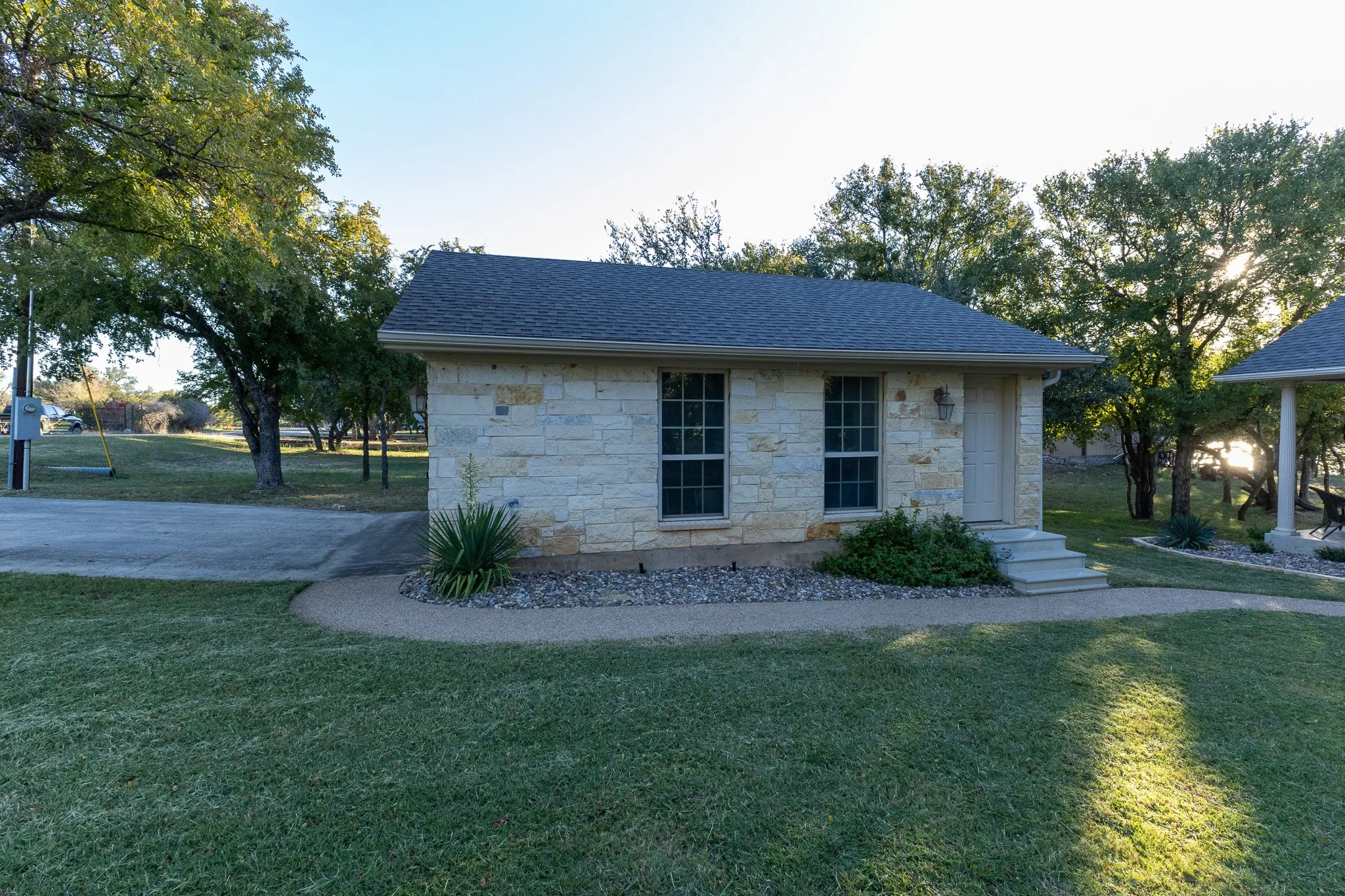Single Family Residence For Sale in Brown County , 11240 County Road 454, Brownwood, Texas 76801, 3 Bedroom, 2 Bathroom, 2 Garage spaces, 2,418 Sqft, built in 2008, mls#21037225, Real Estate Agent in Brownwood, Homes For Sale in Brown county, Homes For Sale in Brownwood, Realtor in Brownwood Texas, Real Estate Brokerage Independent Realty Texas, Luminita Cordes Realtor