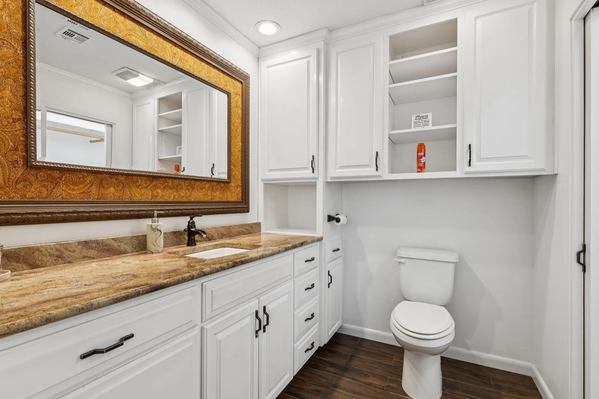 Single Family Residence For Sale in Mc Lennan County , 2275 W Moonlight Drive, Robinson, Texas 76706, 5 Bedroom, 4 Bathroom, 2 Garage spaces, 3,784 Sqft, built in 1990, Preowned, Price $720,000, mls#21031015, Real Estate Agent in Robinson, Homes For Sale in Mc Lennan county, Homes For Sale in Robinson, Realtor in Robinson Texas, Real Estate Brokerage Independent Realty Texas, Luminita Cordes Realtor