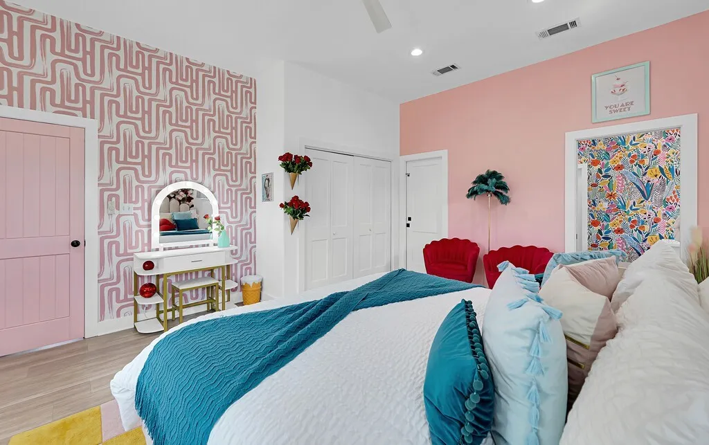 Bedroom featuring wood finished floors, recessed lighting, ceiling fan, and a closet
