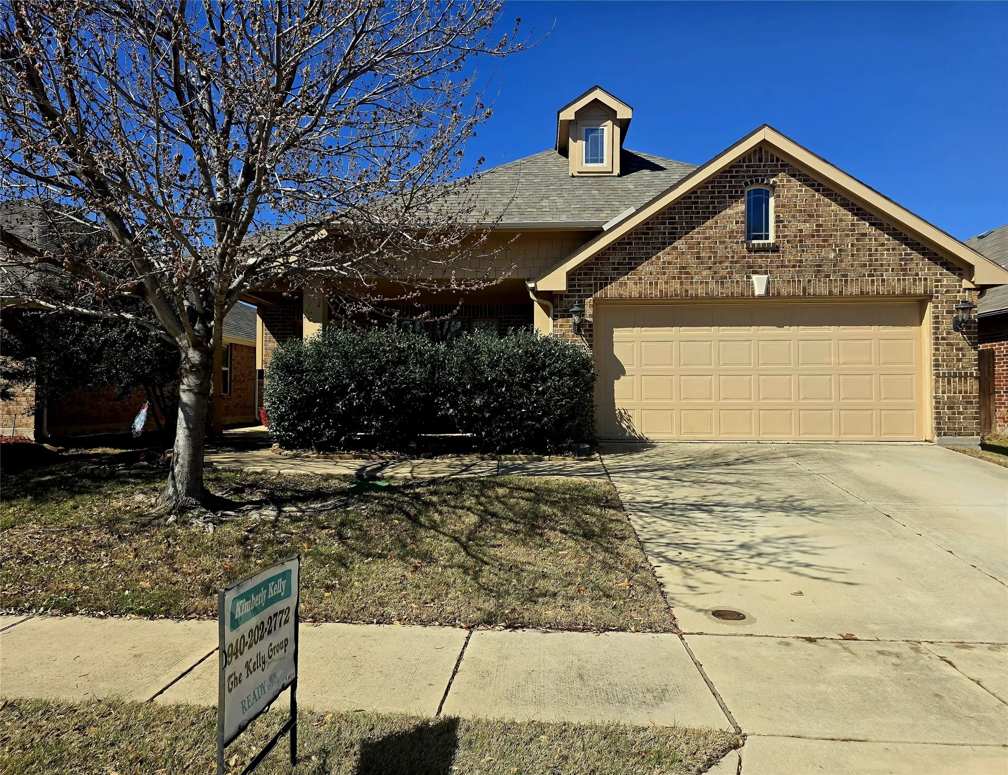 Single Family Residence For Sale in Denton County , 1200 Wheatear Drive, Little Elm, Texas 75068, 3 Bedrooms, 2 Bathrooms, 2 Garage spaces, 1,843 Sqft, built in 2014, Price $355,000, mls#21038465, Real Estate Agent in Little Elm, Homes For Sale in Denton county, Homes For Sale in Little Elm, Realtor in Little Elm Texas, Real Estate Brokerage Independent Realty Texas, Luminita Cordes Realtor