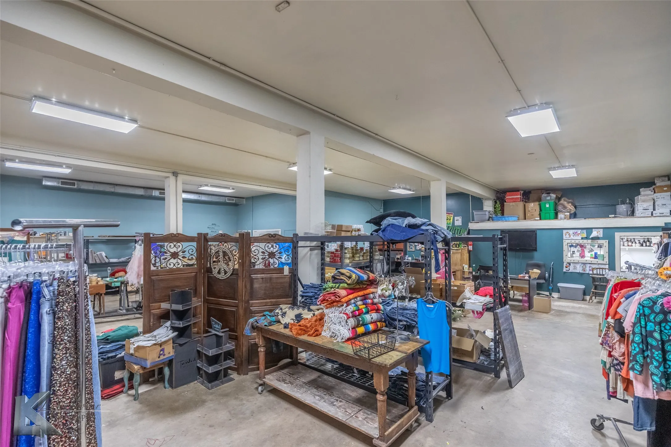 Retail For Sale in Taylor County , 1315 S 1st Street, Abilene, Texas 79602, 0, 0, Garage spaces, 0 Sqft, built in 1928, Preowned, mls#21032160, Real Estate Agent in Abilene, Homes For Sale in Taylor county, Homes For Sale in Abilene, Realtor in Abilene Texas, Real Estate Brokerage Independent Realty Texas, Luminita Cordes Realtor