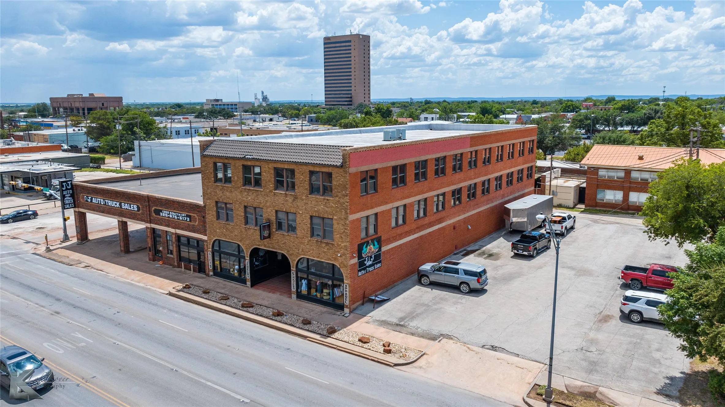 Retail For Sale in Taylor County , 1315 S 1st Street, Abilene, Texas 79602, 0, 0, Garage spaces, 0 Sqft, built in 1928, Preowned, mls#21032160, Real Estate Agent in Abilene, Homes For Sale in Taylor county, Homes For Sale in Abilene, Realtor in Abilene Texas, Real Estate Brokerage Independent Realty Texas, Luminita Cordes Realtor