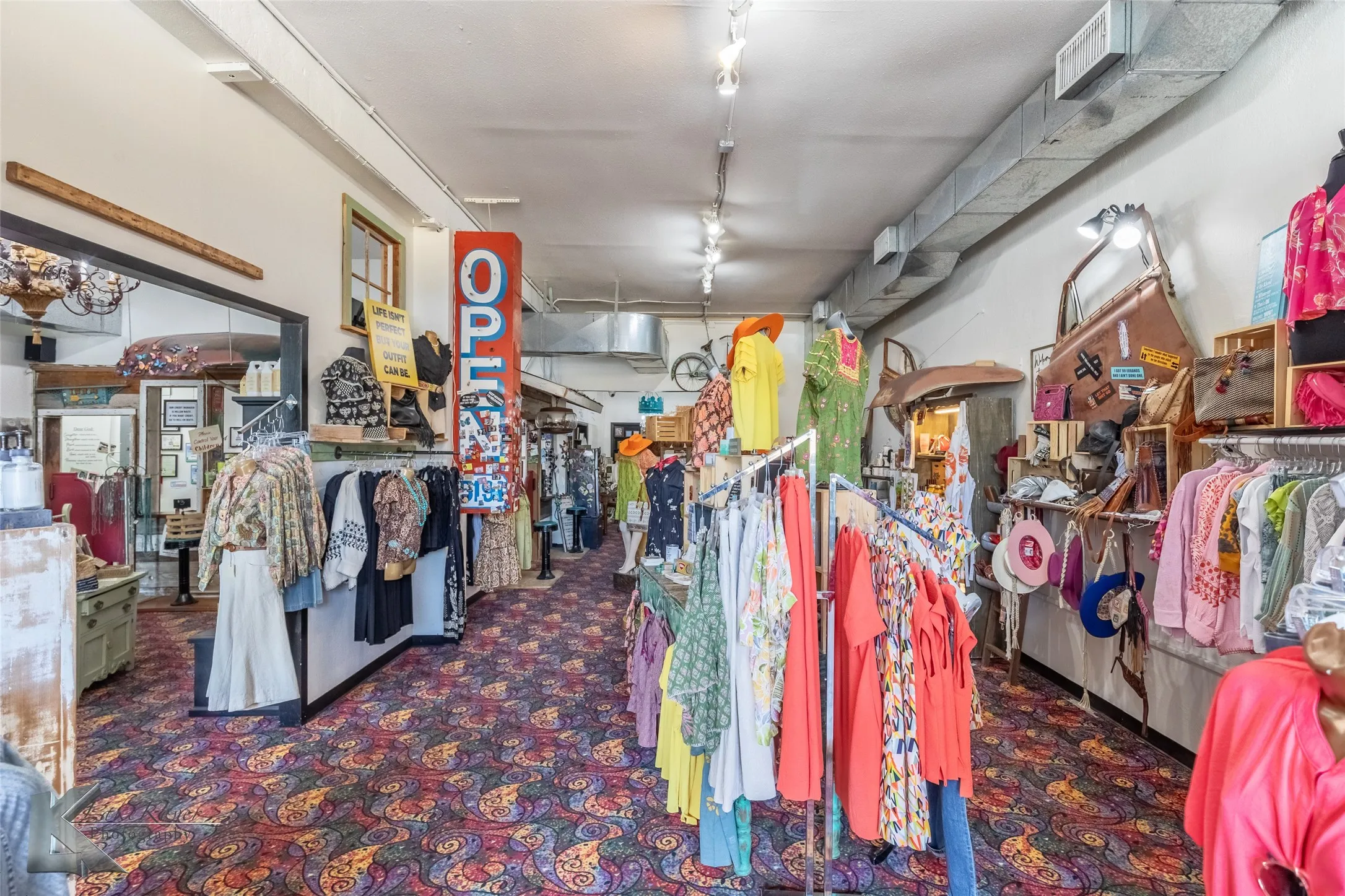 Retail For Sale in Taylor County , 1315 S 1st Street, Abilene, Texas 79602, 0, 0, Garage spaces, 0 Sqft, built in 1928, Preowned, mls#21032160, Real Estate Agent in Abilene, Homes For Sale in Taylor county, Homes For Sale in Abilene, Realtor in Abilene Texas, Real Estate Brokerage Independent Realty Texas, Luminita Cordes Realtor