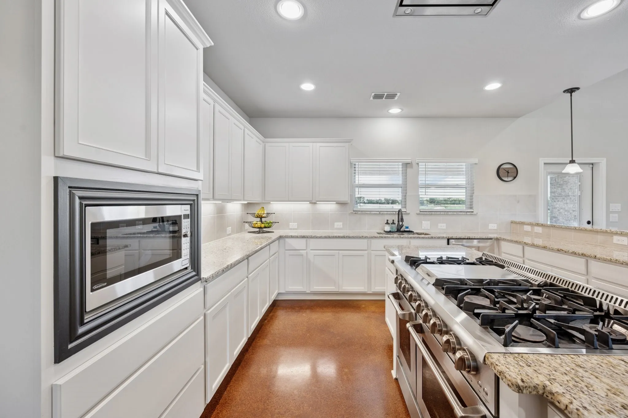 Single Family Residence For Sale in Grayson County , 2435 Cobler Road, Collinsville, Texas 76233, 3 Bedroom, 3 Bathroom, 4 Garage spaces, 2,557 Sqft, built in 2019, Preowned, mls#21038479, Real Estate Agent in Collinsville, Homes For Sale in Grayson county, Homes For Sale in Collinsville, Realtor in Collinsville Texas, Real Estate Brokerage Independent Realty Texas, Luminita Cordes Realtor