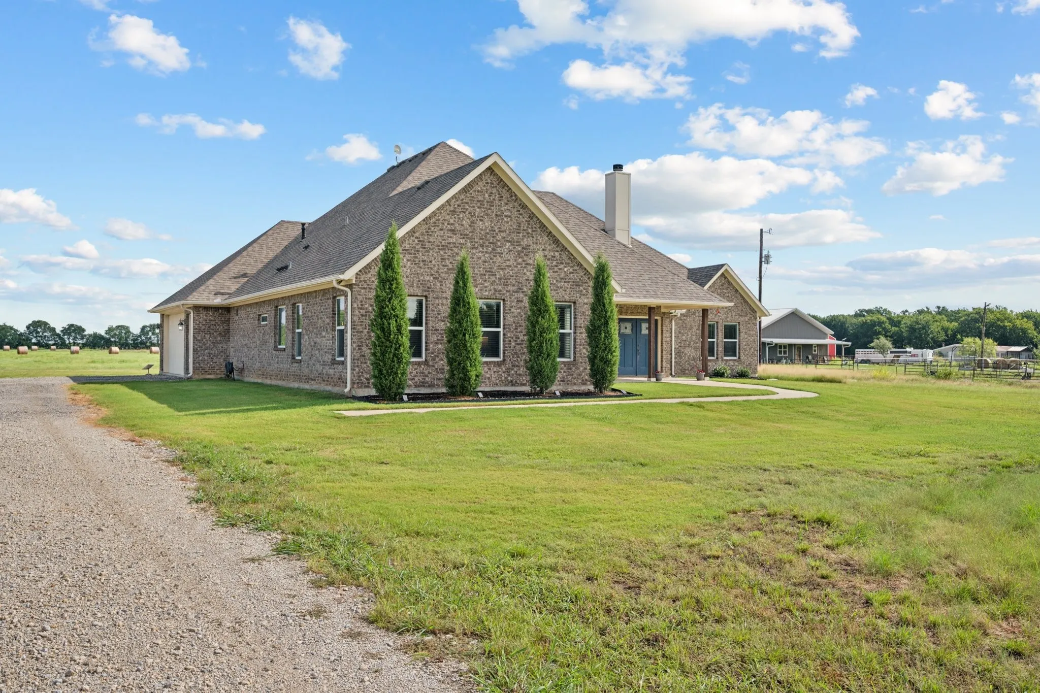 Single Family Residence For Sale in Grayson County , 2435 Cobler Road, Collinsville, Texas 76233, 3 Bedroom, 3 Bathroom, 4 Garage spaces, 2,557 Sqft, built in 2019, Preowned, mls#21038479, Real Estate Agent in Collinsville, Homes For Sale in Grayson county, Homes For Sale in Collinsville, Realtor in Collinsville Texas, Real Estate Brokerage Independent Realty Texas, Luminita Cordes Realtor