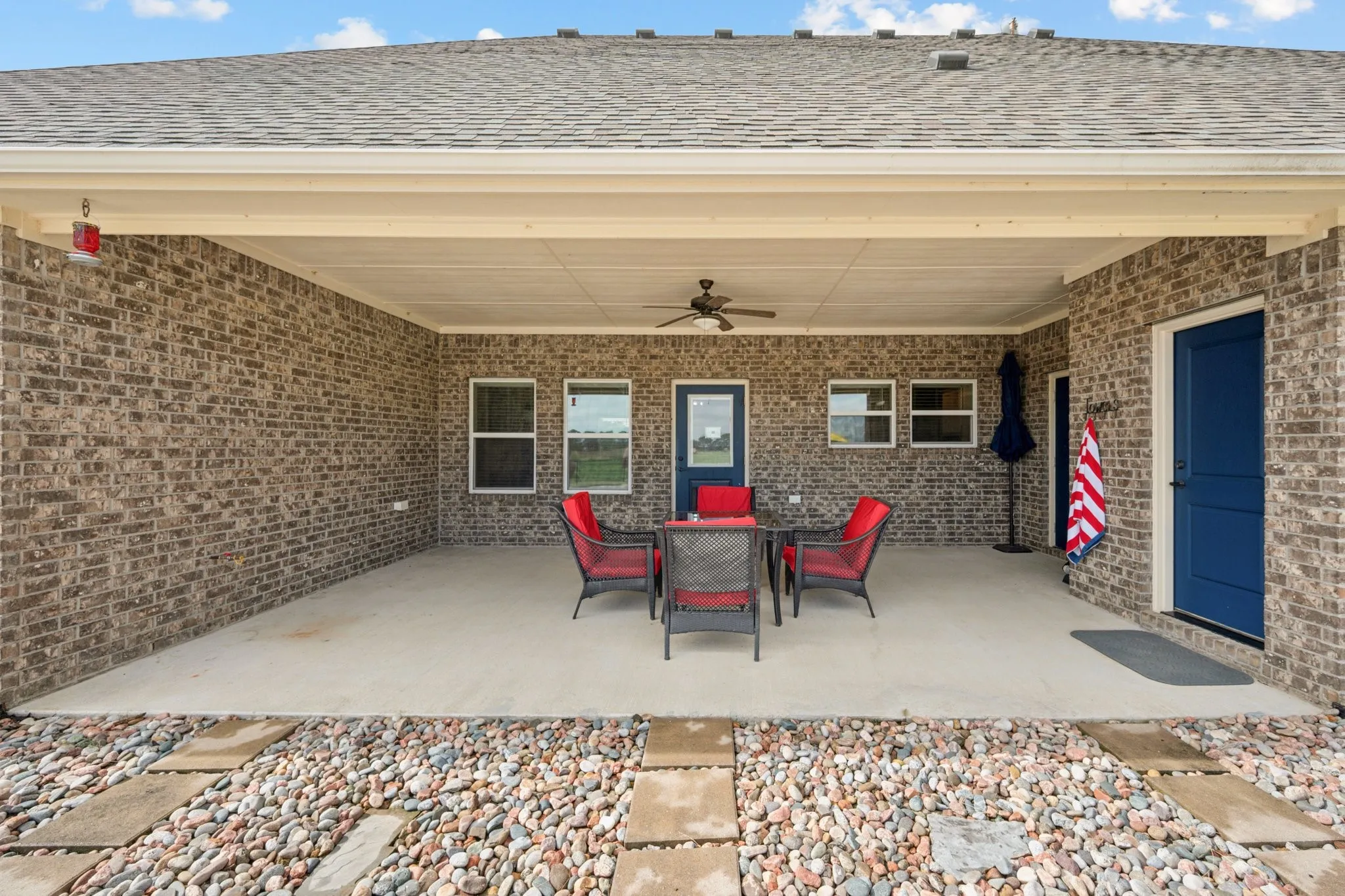 Single Family Residence For Sale in Grayson County , 2435 Cobler Road, Collinsville, Texas 76233, 3 Bedroom, 3 Bathroom, 4 Garage spaces, 2,557 Sqft, built in 2019, Preowned, mls#21038479, Real Estate Agent in Collinsville, Homes For Sale in Grayson county, Homes For Sale in Collinsville, Realtor in Collinsville Texas, Real Estate Brokerage Independent Realty Texas, Luminita Cordes Realtor